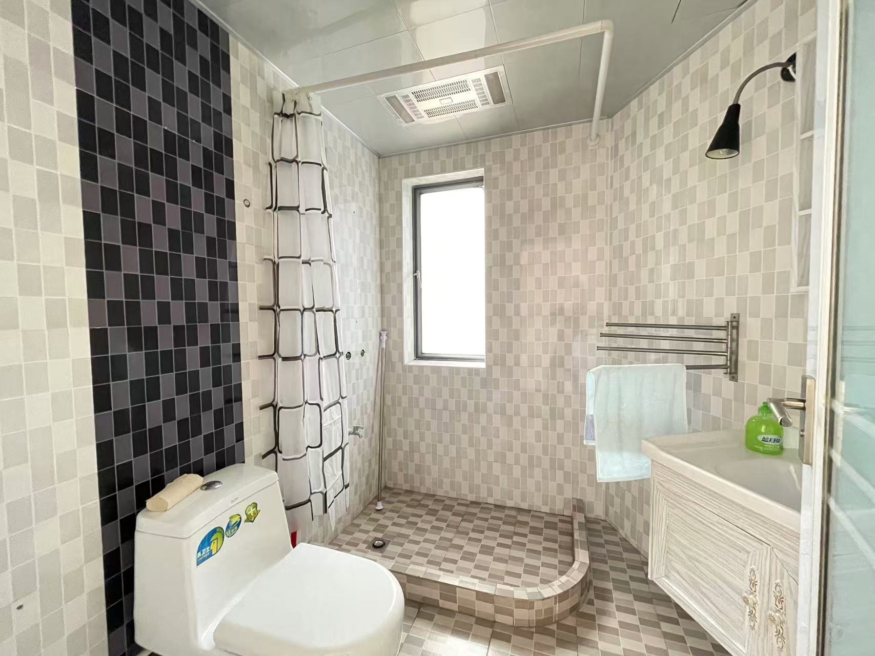 美林银谷 4室2厅3卫 3700.0元/月 美林银谷 4室2厅3卫 3700.0元/月室内图