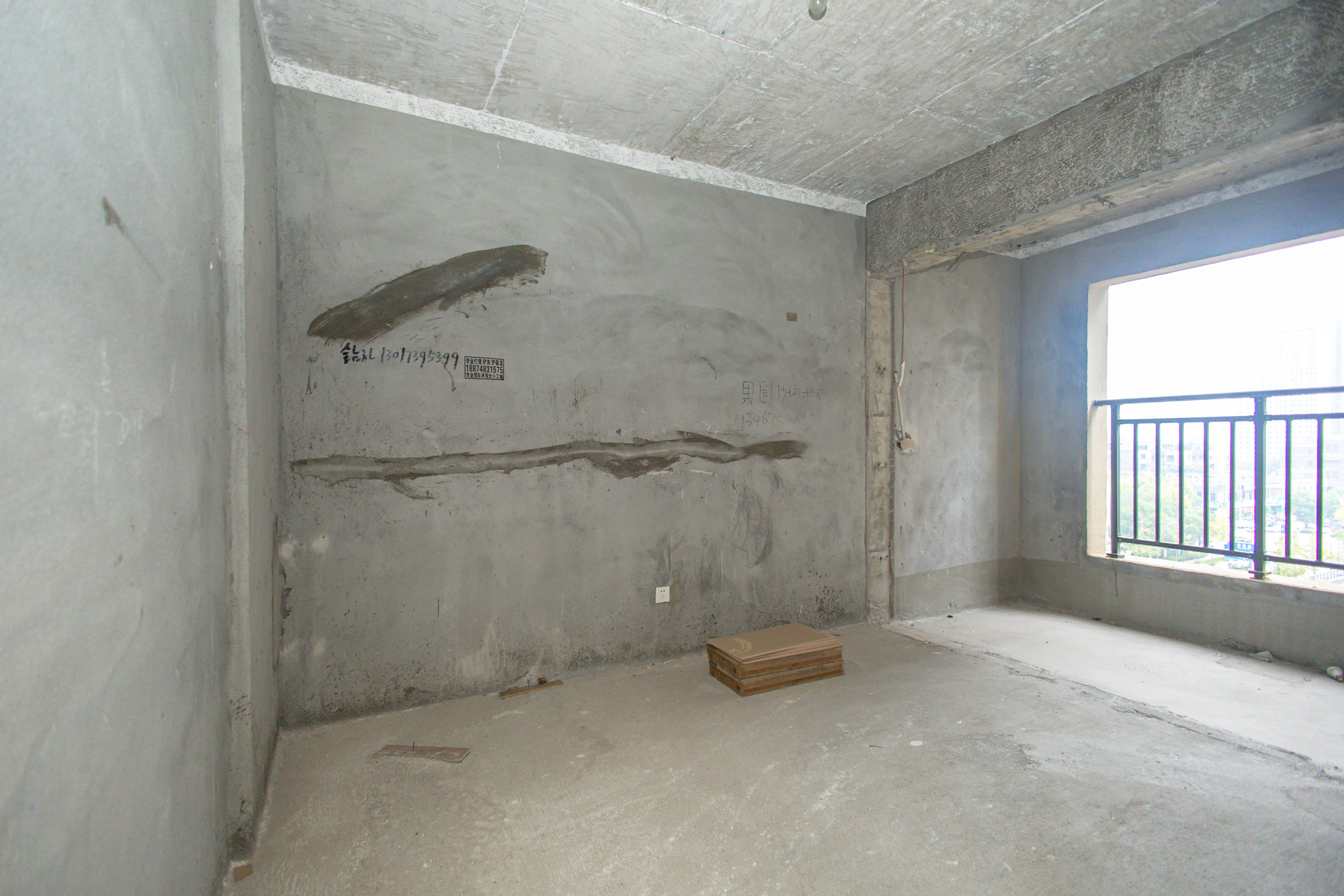 星湖湾二期高层  4室2厅2卫    99.0万卧室