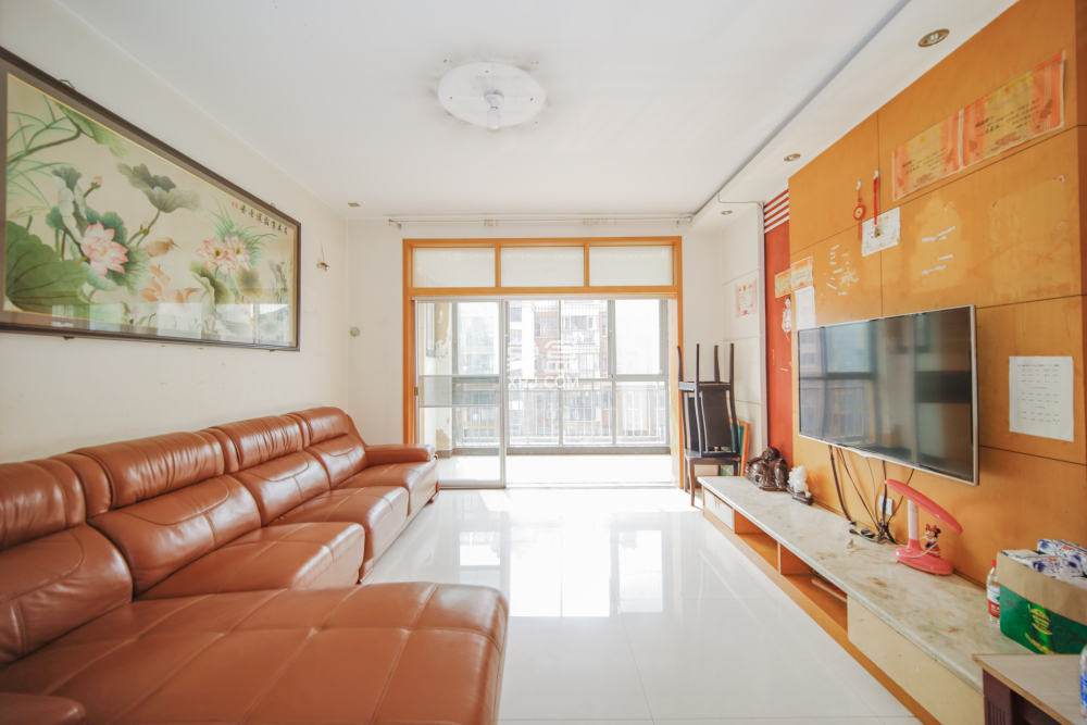 上海城小区  3室2厅2卫    108.0万