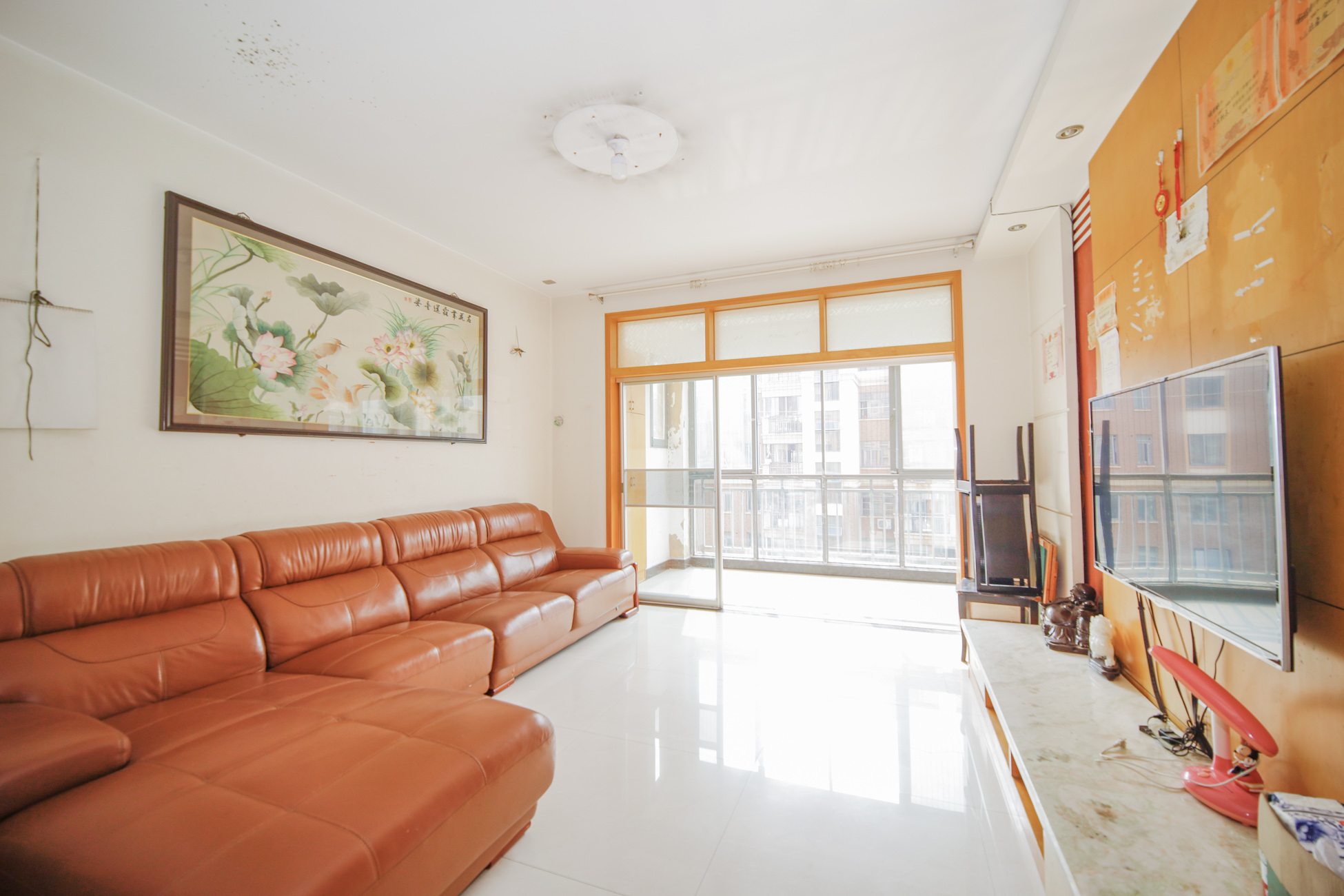 上海城小区 3室2厅2卫 108.0万 上海城小区 3室2厅2卫 108.0万客厅