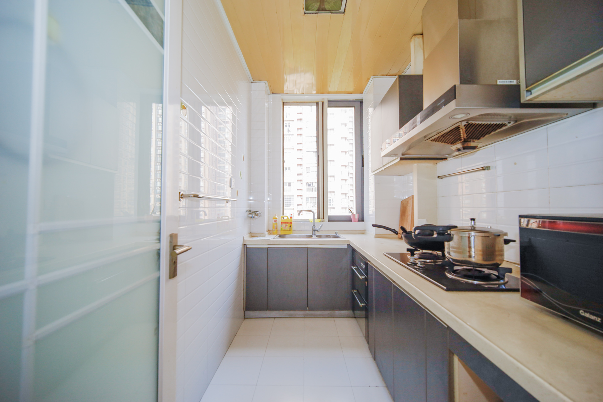 上海城小区 3室2厅2卫 108.0万 上海城小区 3室2厅2卫 108.0万厨房