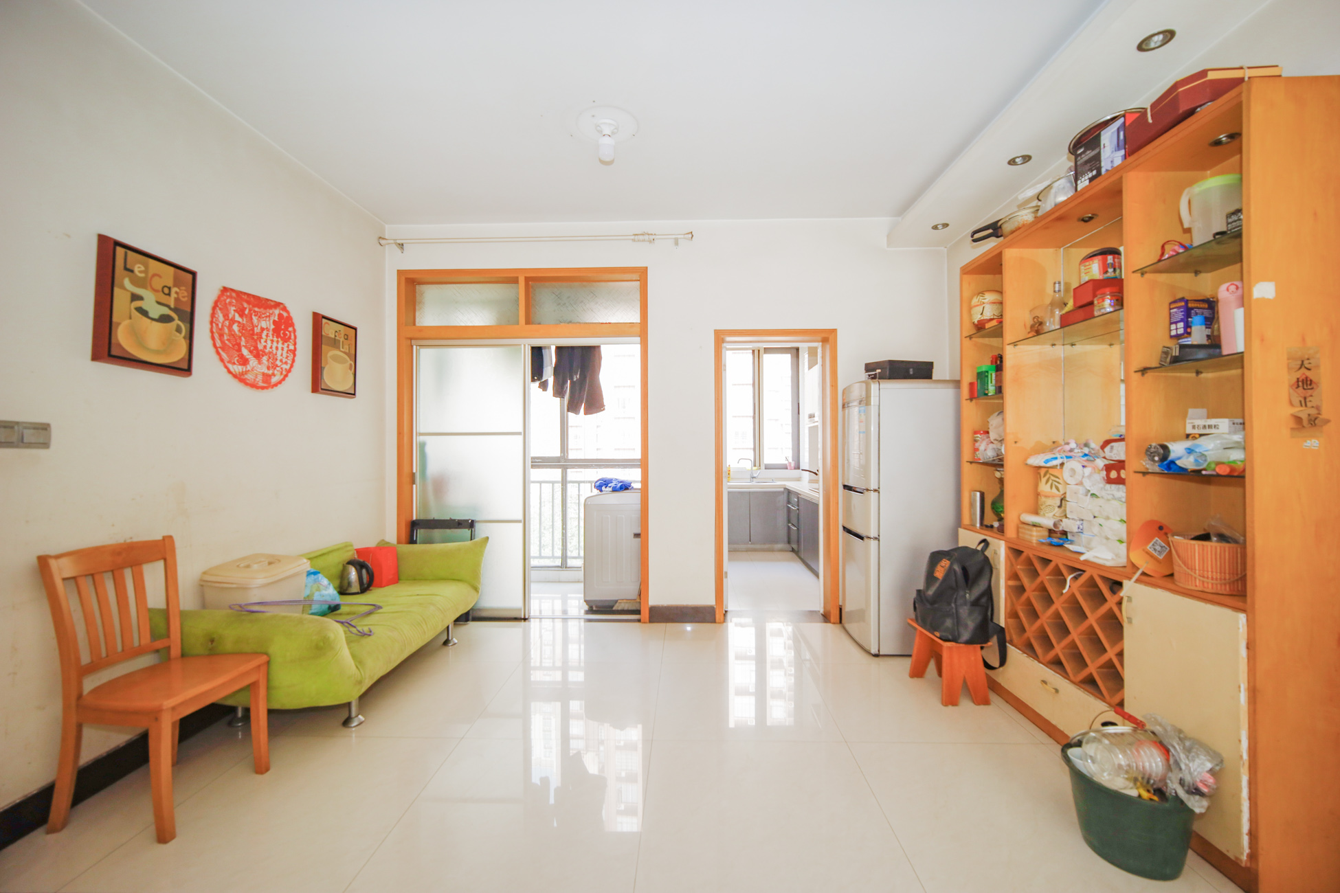 上海城小区 3室2厅2卫 108.0万 上海城小区 3室2厅2卫 108.0万客厅