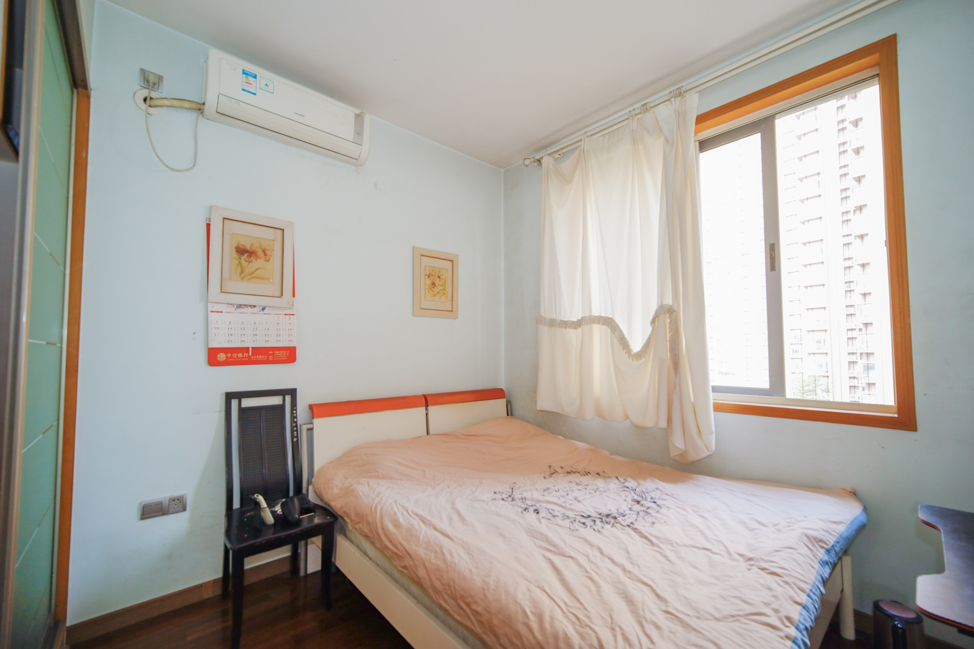 上海城小区 3室2厅2卫 108.0万 上海城小区 3室2厅2卫 108.0万卧室