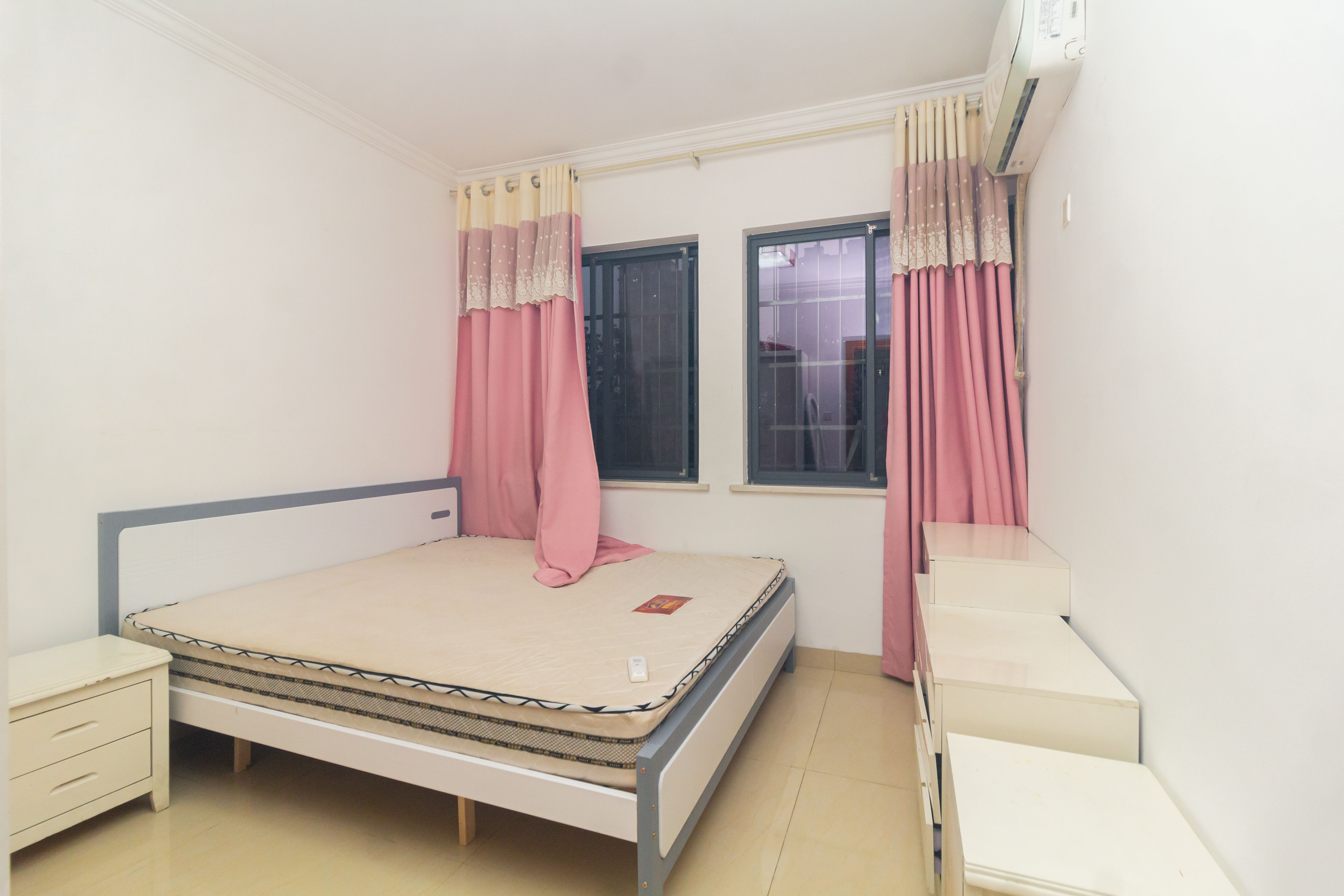 佳美紫郡 3室2厅1卫 68.0万 佳美紫郡 3室2厅1卫 68.0万卧室