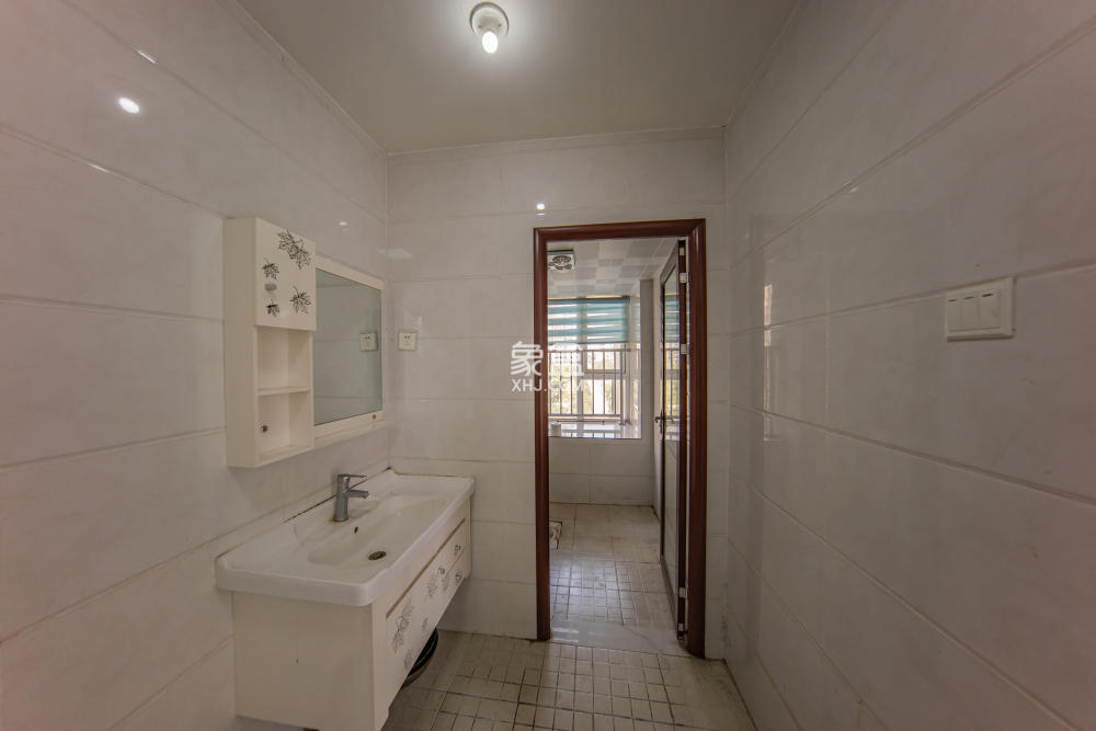 金鼎公园尚 3室2厅1卫 1800.0元/月 金鼎公园尚 3室2厅1卫 1800.0元/月室内图