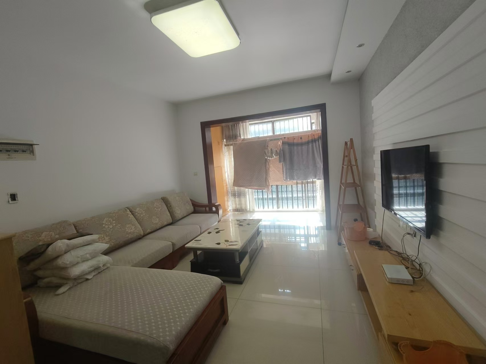 阳光爱琴海 3室2厅1卫 1500.0元/月 阳光爱琴海 3室2厅1卫 1500.0元/月室内图