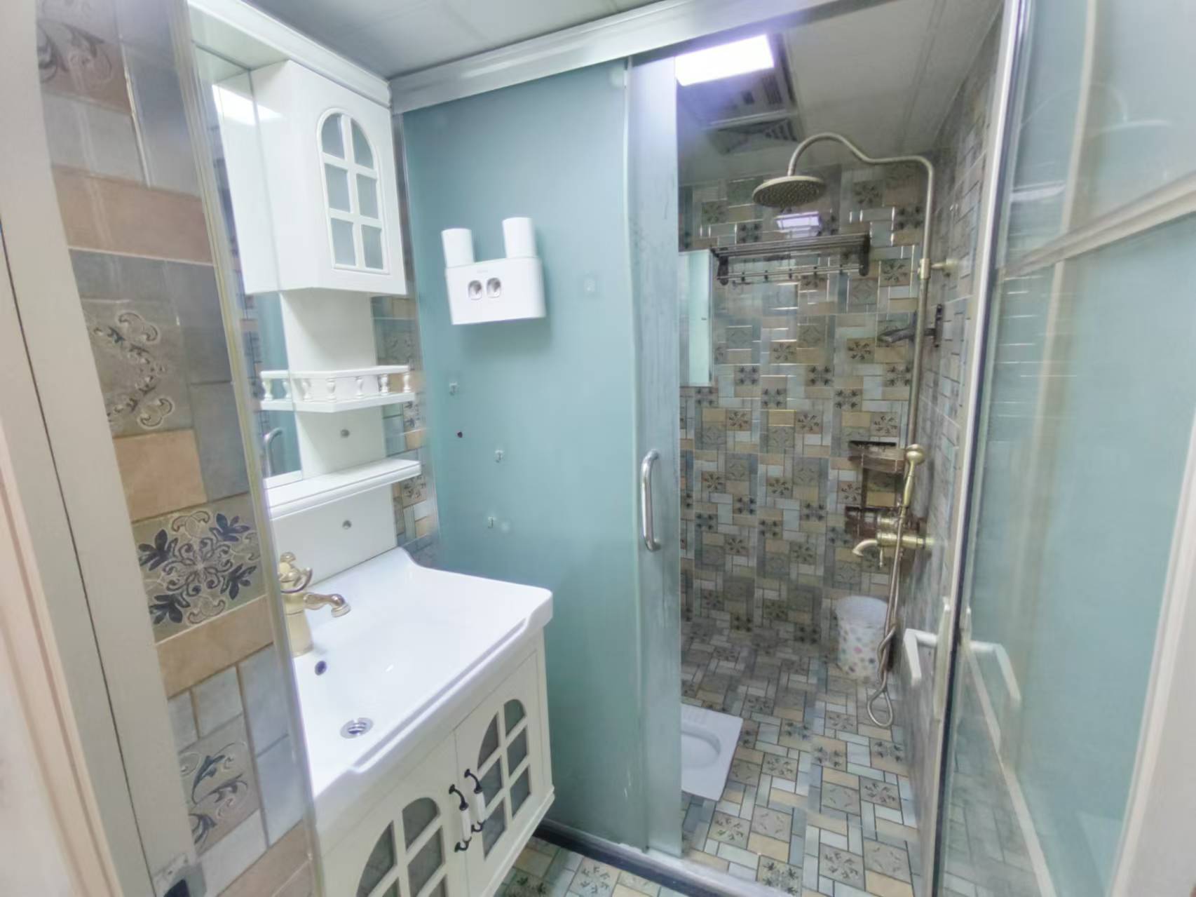 东方美地  3室2厅1卫   2500.00元/月室内图