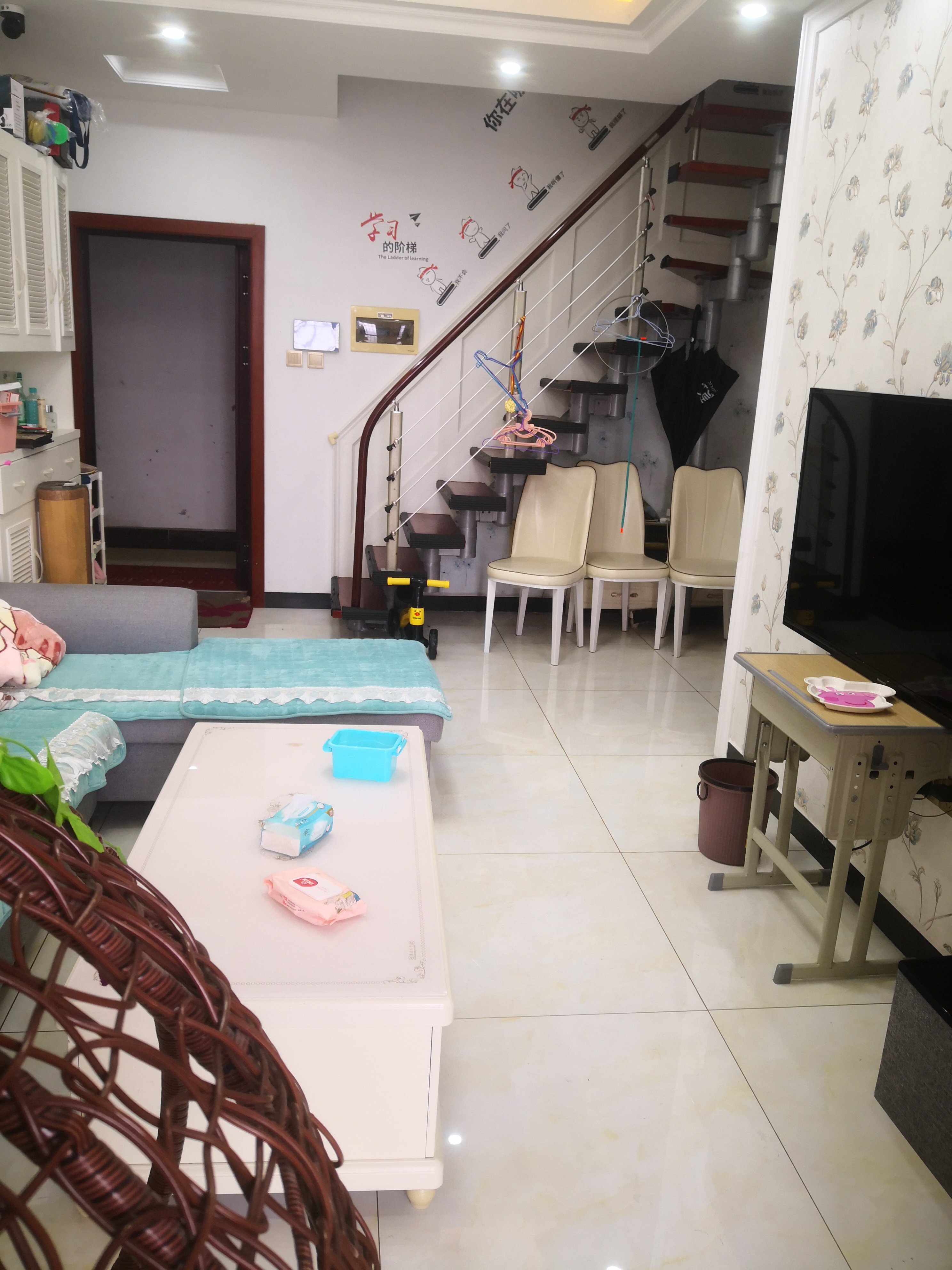 勤诚达新界  3室1厅2卫    2000.0元/月 勤诚达新界  3室1厅2卫    2000.0元/月室内图