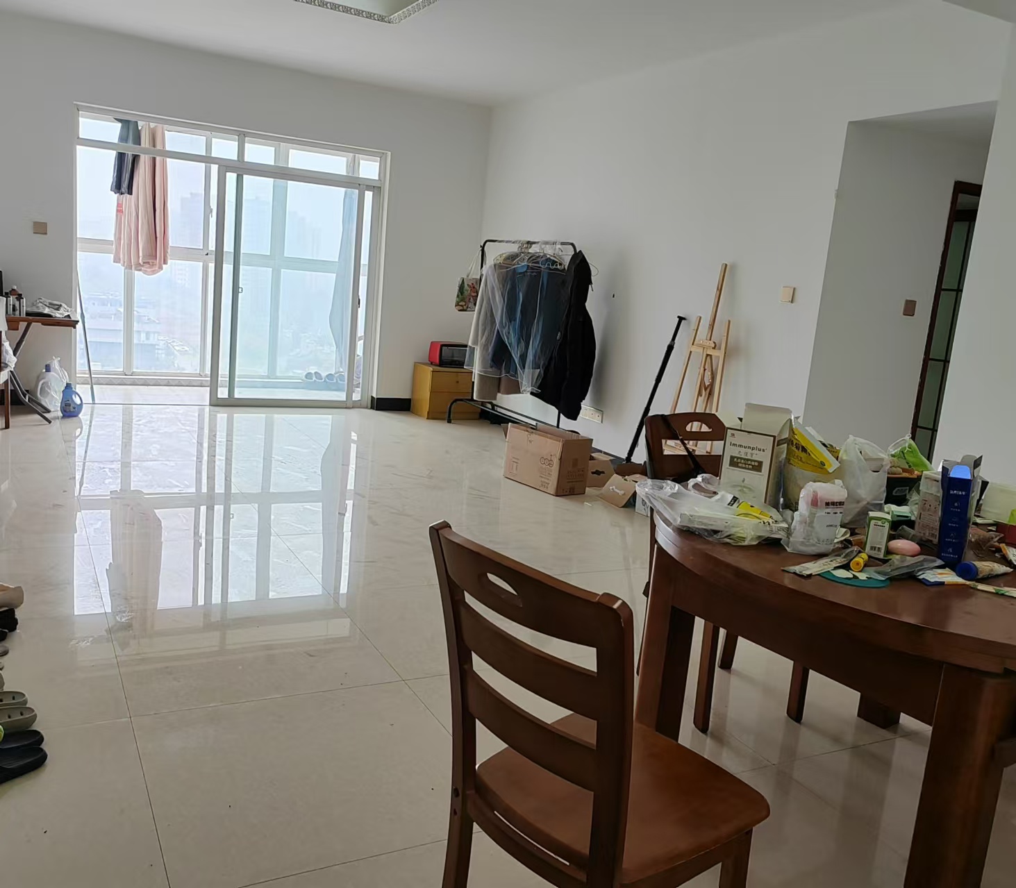 理工大学职工单位房青年汇 3室2厅2卫 2300.0元/月 理工大学职工单位房青年汇 3室2厅2卫 2300.0元/月室内图