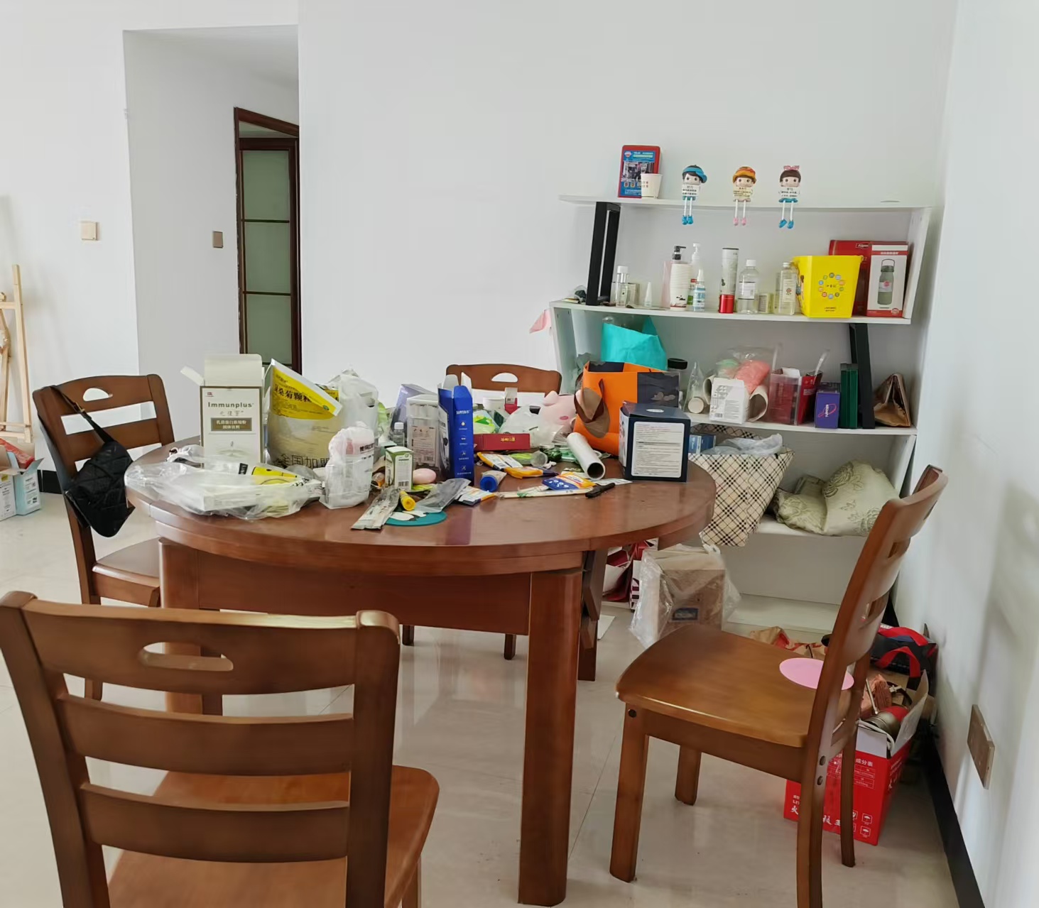 理工大学职工单位房青年汇 3室2厅2卫 2300.0元/月 理工大学职工单位房青年汇 3室2厅2卫 2300.0元/月室内图