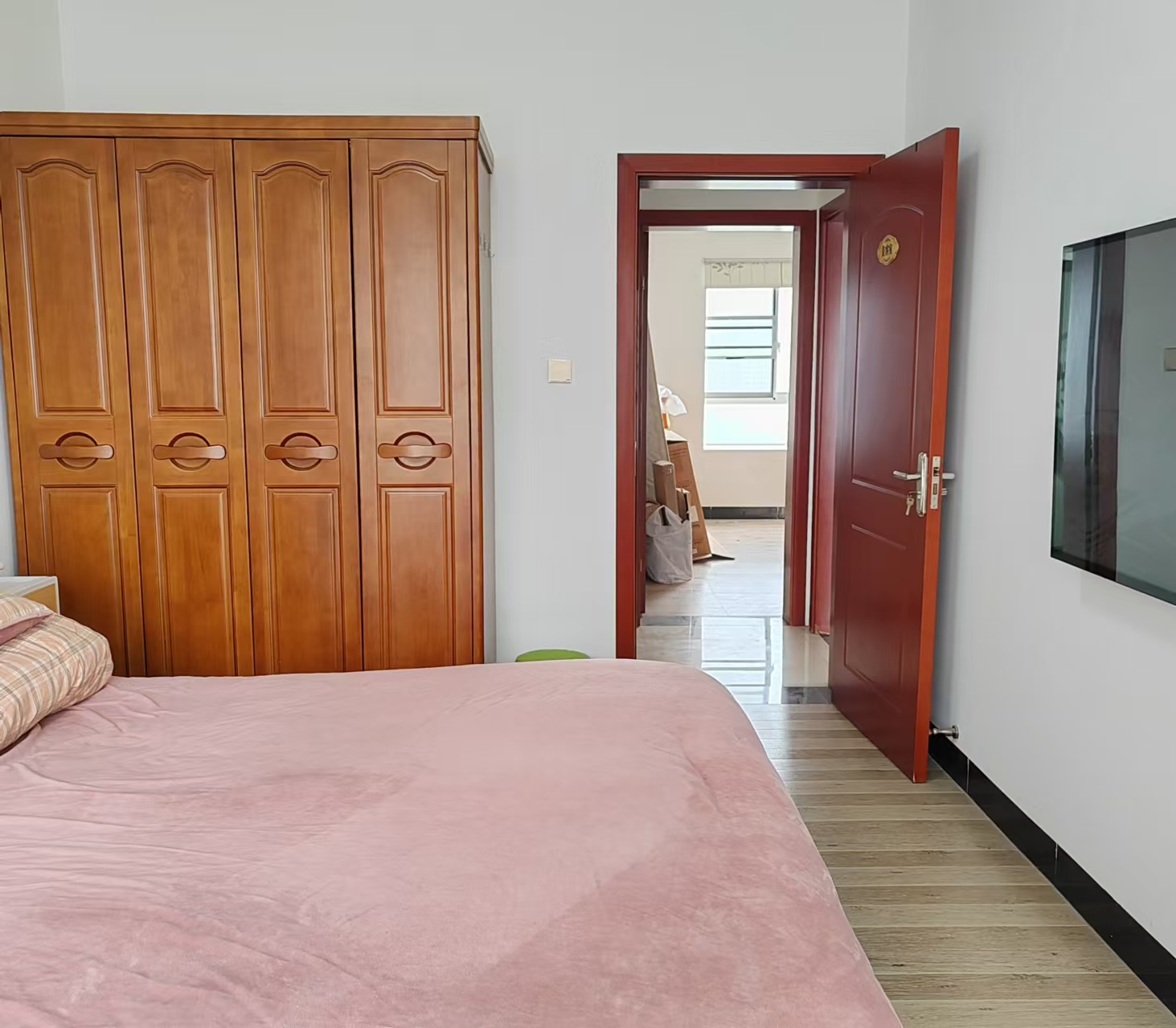 理工大学职工单位房青年汇 3室2厅2卫 2300.0元/月 理工大学职工单位房青年汇 3室2厅2卫 2300.0元/月室内图