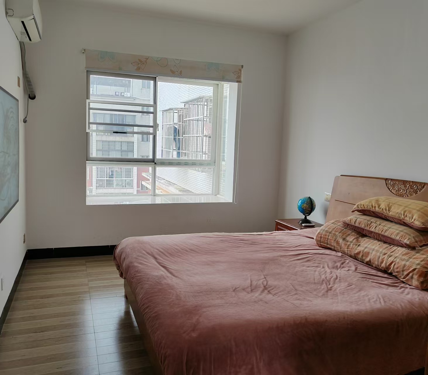 理工大学职工单位房青年汇 3室2厅2卫 2300.0元/月 理工大学职工单位房青年汇 3室2厅2卫 2300.0元/月室内图