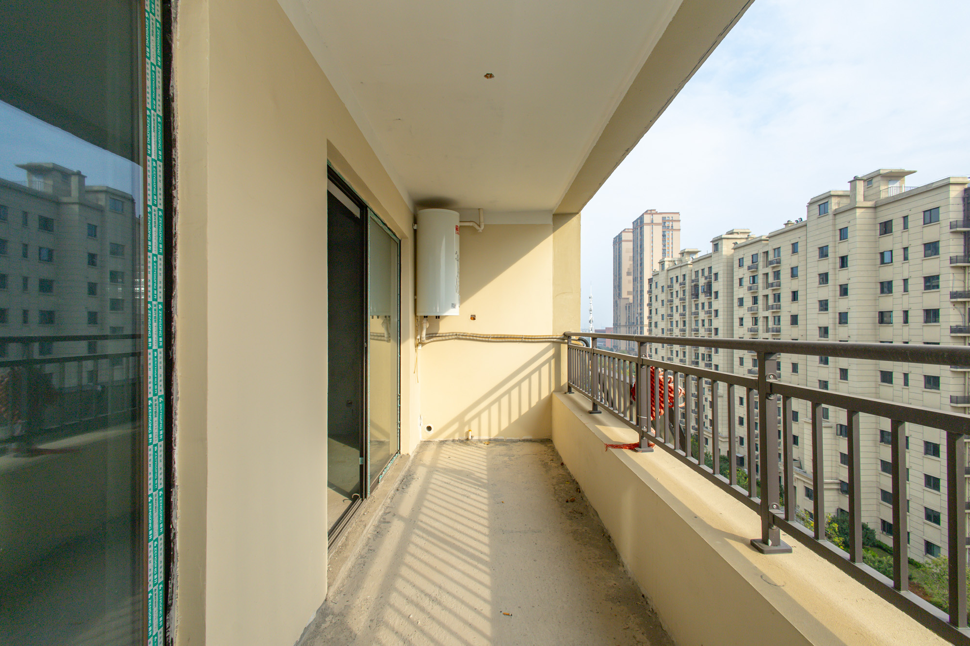 中梁星都荟  4室2厅2卫    88.8万 中梁星都荟  4室2厅2卫    88.8万阳台