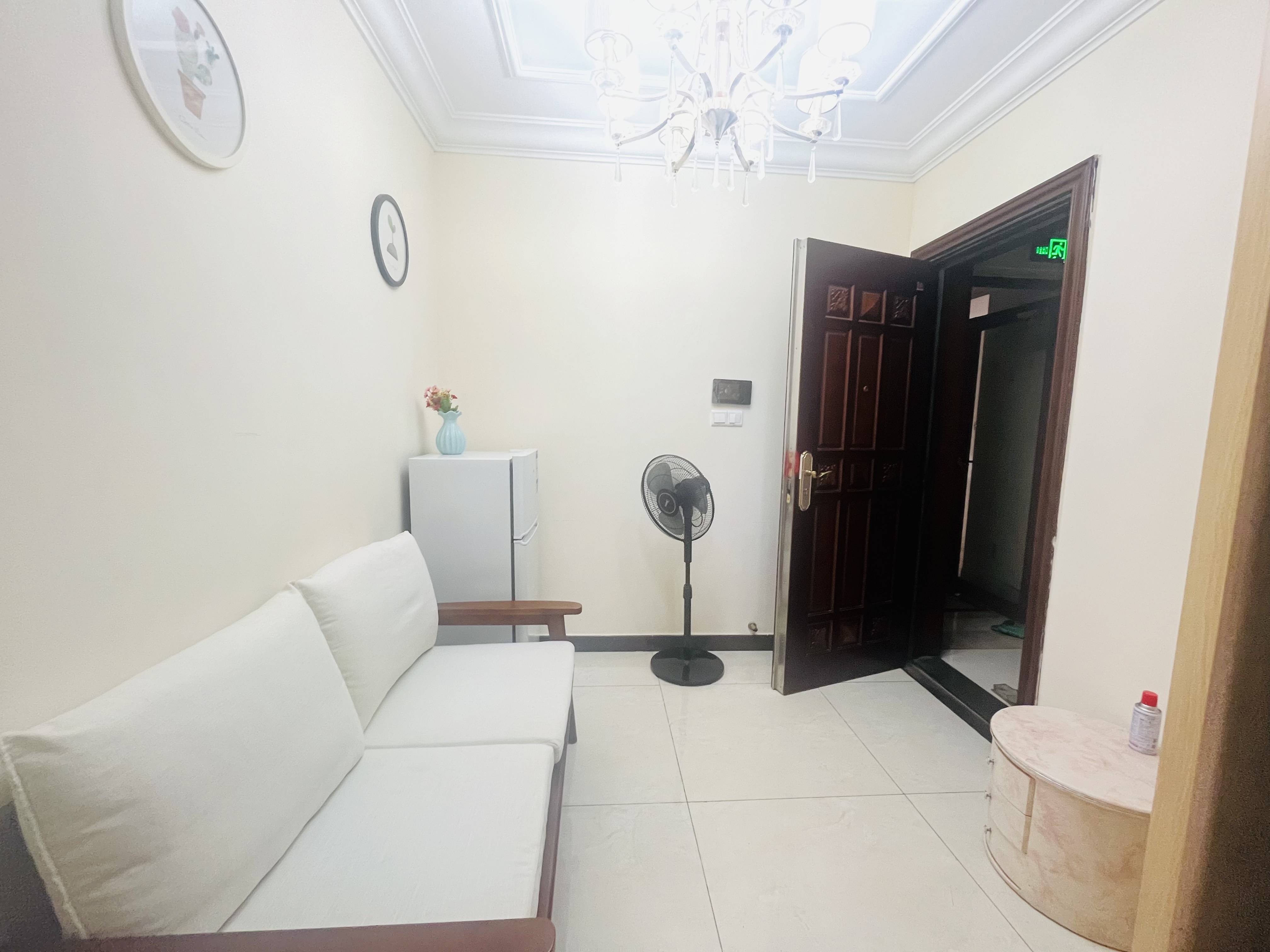 恒大绿洲 1室1厅1卫 1200.0元/月 恒大绿洲 1室1厅1卫 1200.0元/月室内图