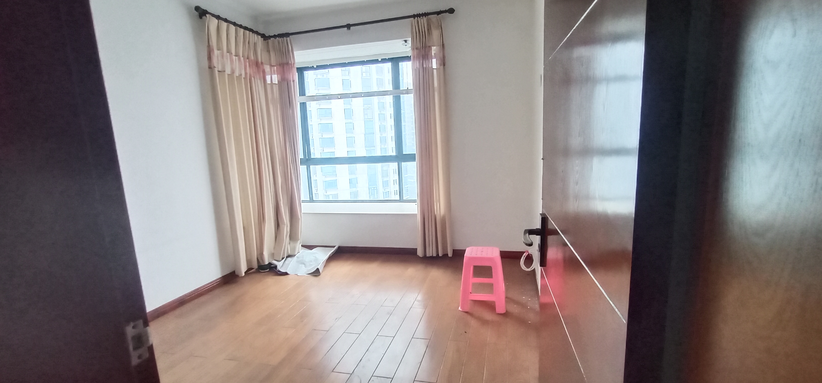 山水国际 4室2厅2卫 92.80万 山水国际 4室2厅2卫 92.80万室内图