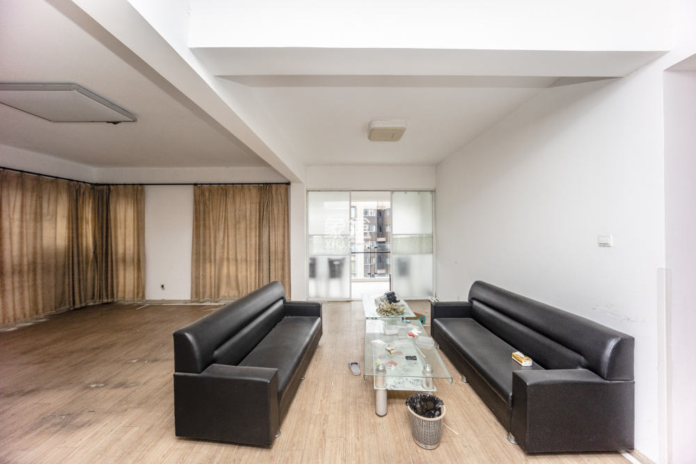 华菱蓝调国际(华菱.香墅美地) 4室2厅2卫 2400.0元/月 华菱蓝调国际(华菱.香墅美地) 4室2厅2卫 2400.0元/月室内图