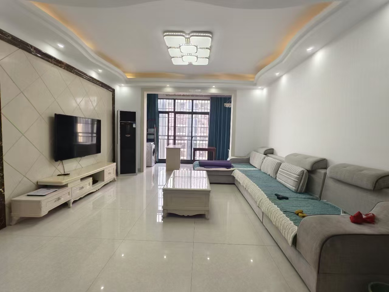 梓湖东城 3室2厅2卫 1800.0元/月 梓湖东城 3室2厅2卫 1800.0元/月室内图