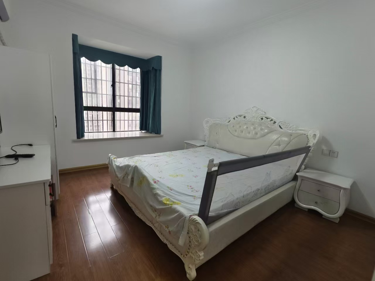 梓湖东城 3室2厅2卫 1800.0元/月 梓湖东城 3室2厅2卫 1800.0元/月室内图