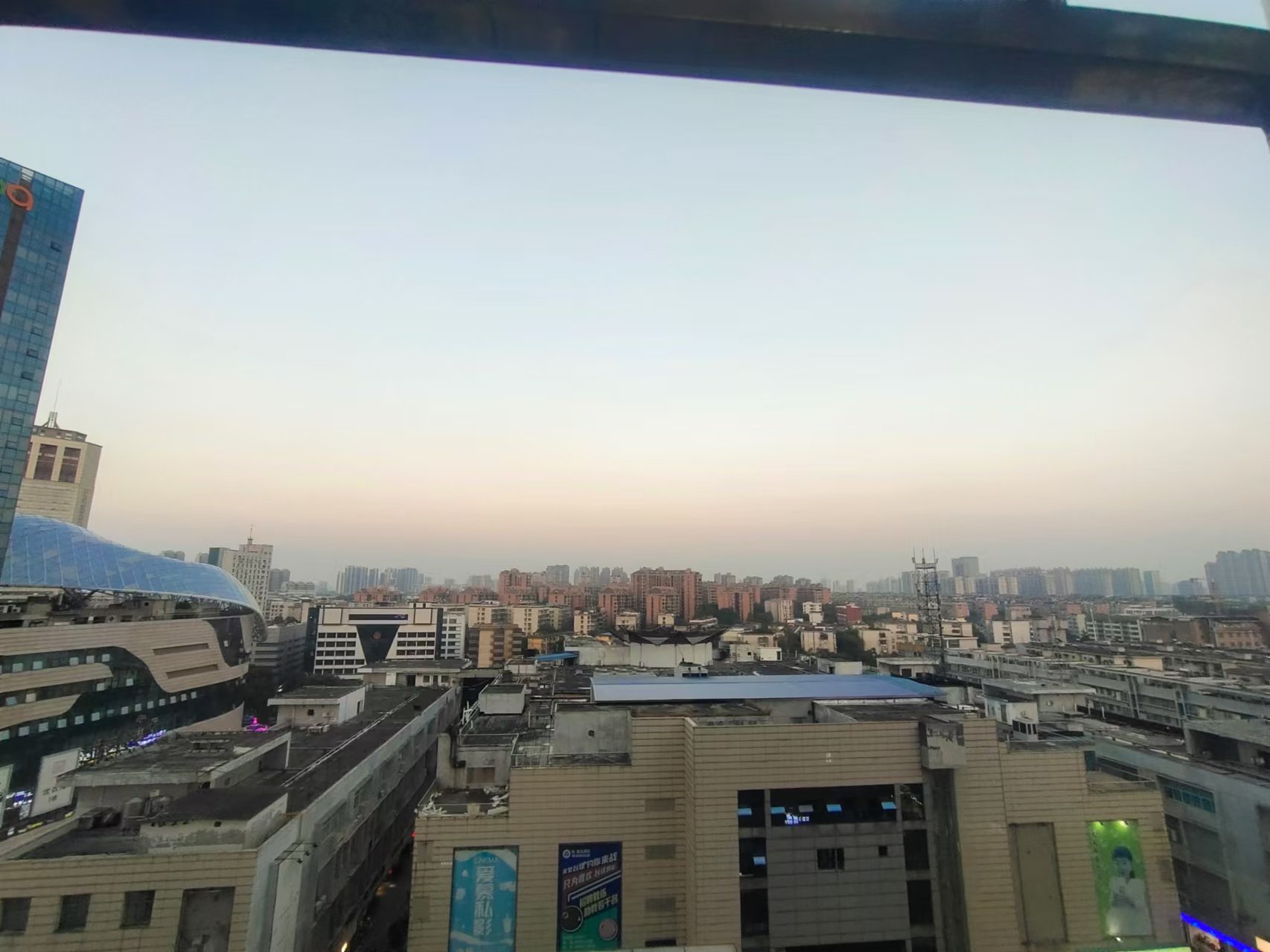 步行街大厦  1室1厅1卫   1280.00元/月室内图