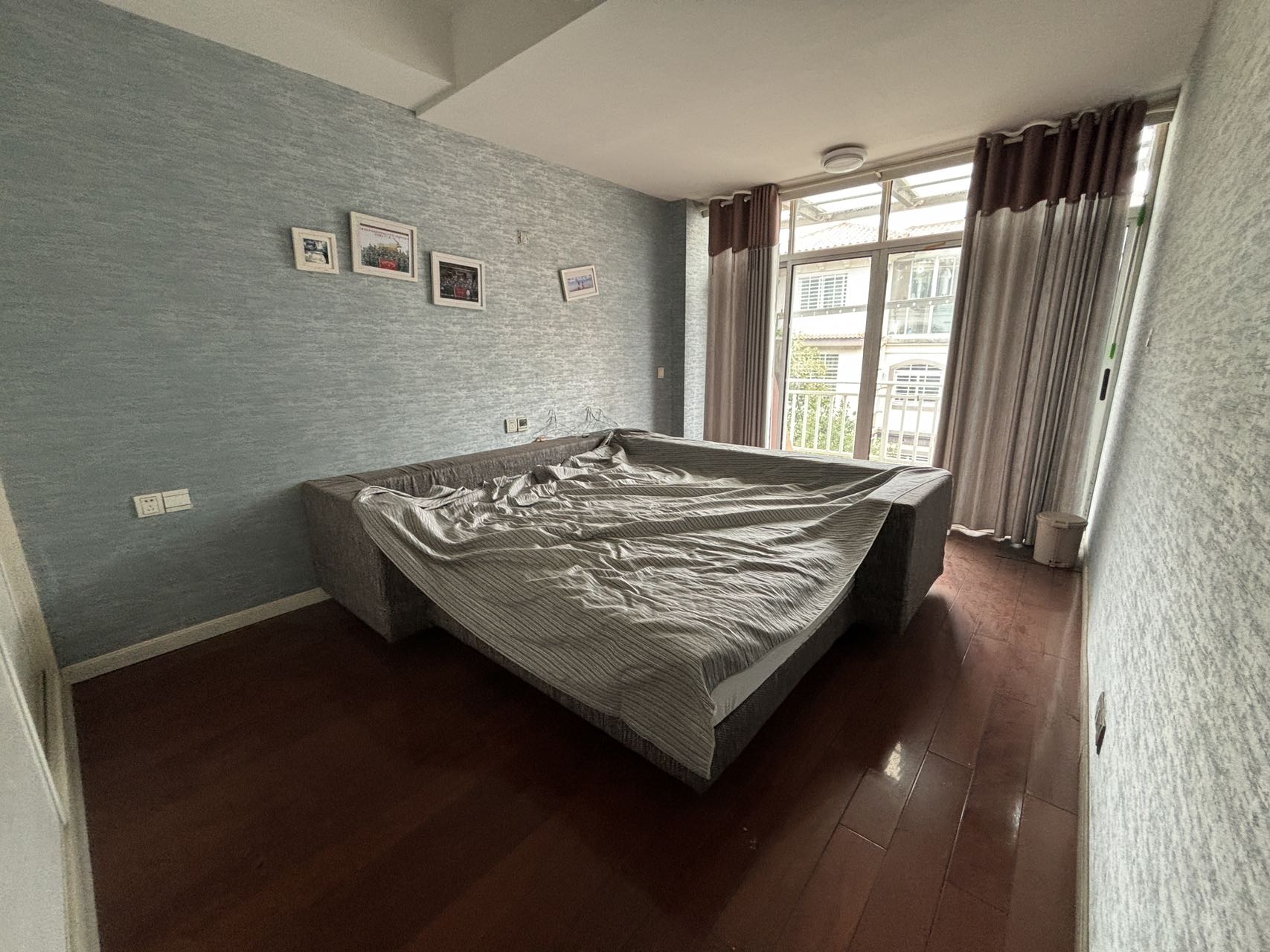 精锐华府别墅区(精锐国际新城)  6室2厅4卫    198.0万 精锐华府别墅区(精锐国际新城)  6室2厅4卫    198.0万室内图