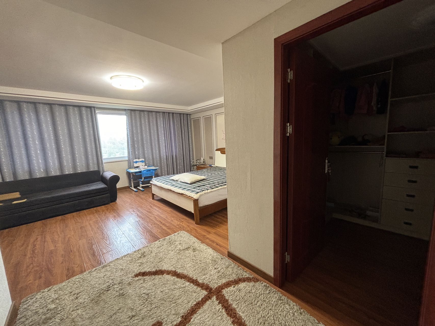 精锐华府别墅区(精锐国际新城)  6室2厅4卫    198.0万 精锐华府别墅区(精锐国际新城)  6室2厅4卫    198.0万室内图