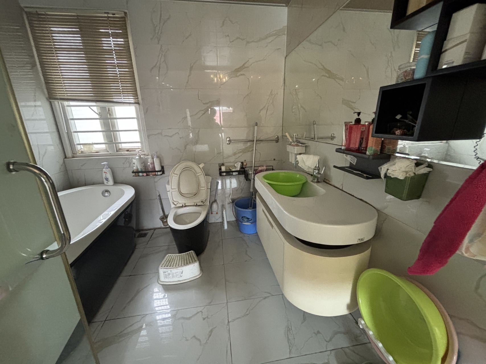 精锐华府别墅区(精锐国际新城)  6室2厅4卫    198.0万 精锐华府别墅区(精锐国际新城)  6室2厅4卫    198.0万室内图