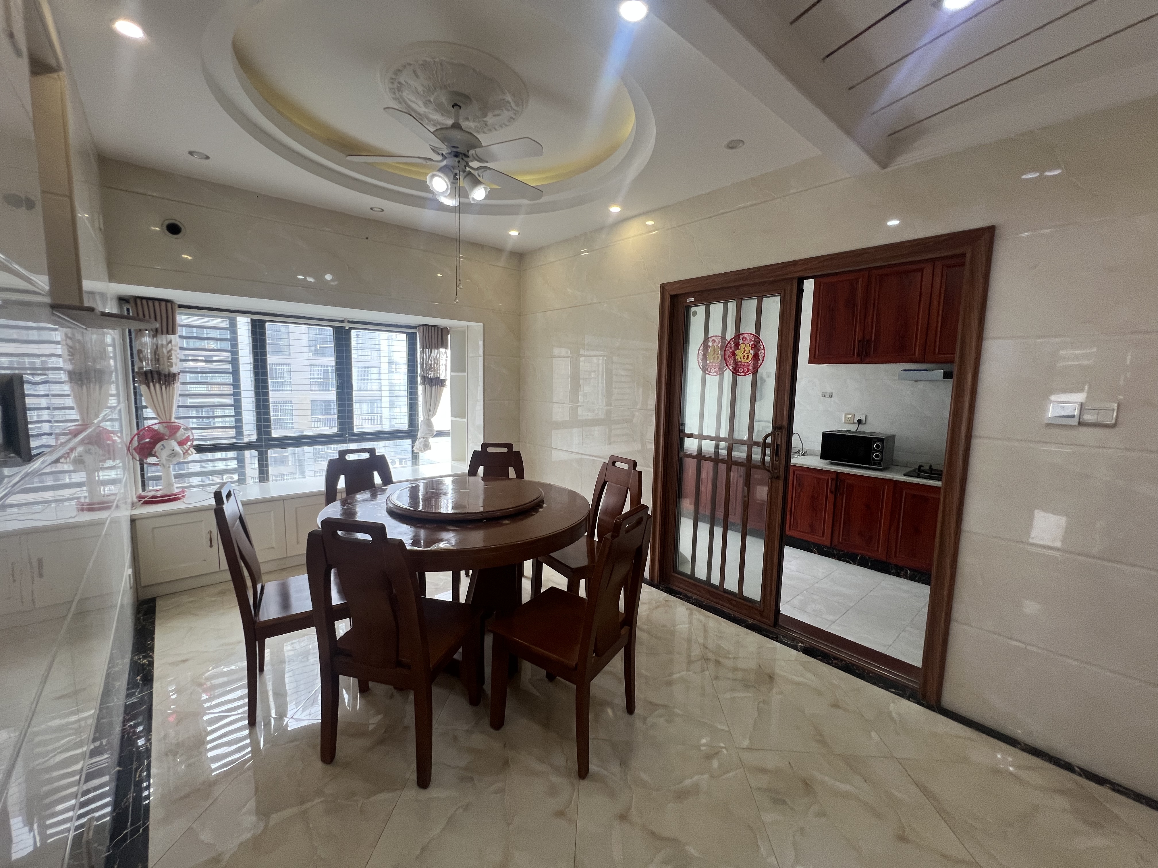 新景未来城 3室2厅2卫 1600.0元/月 新景未来城 3室2厅2卫 1600.0元/月室内图