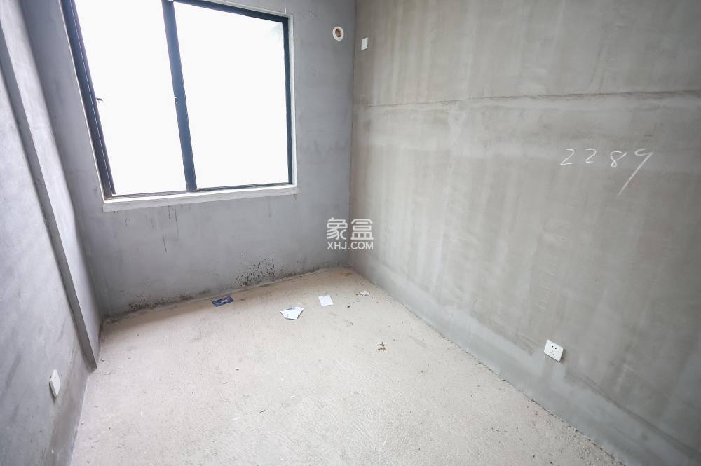 長(zhǎng)房云公館  4室2廳2衛(wèi)   118.00萬(wàn)