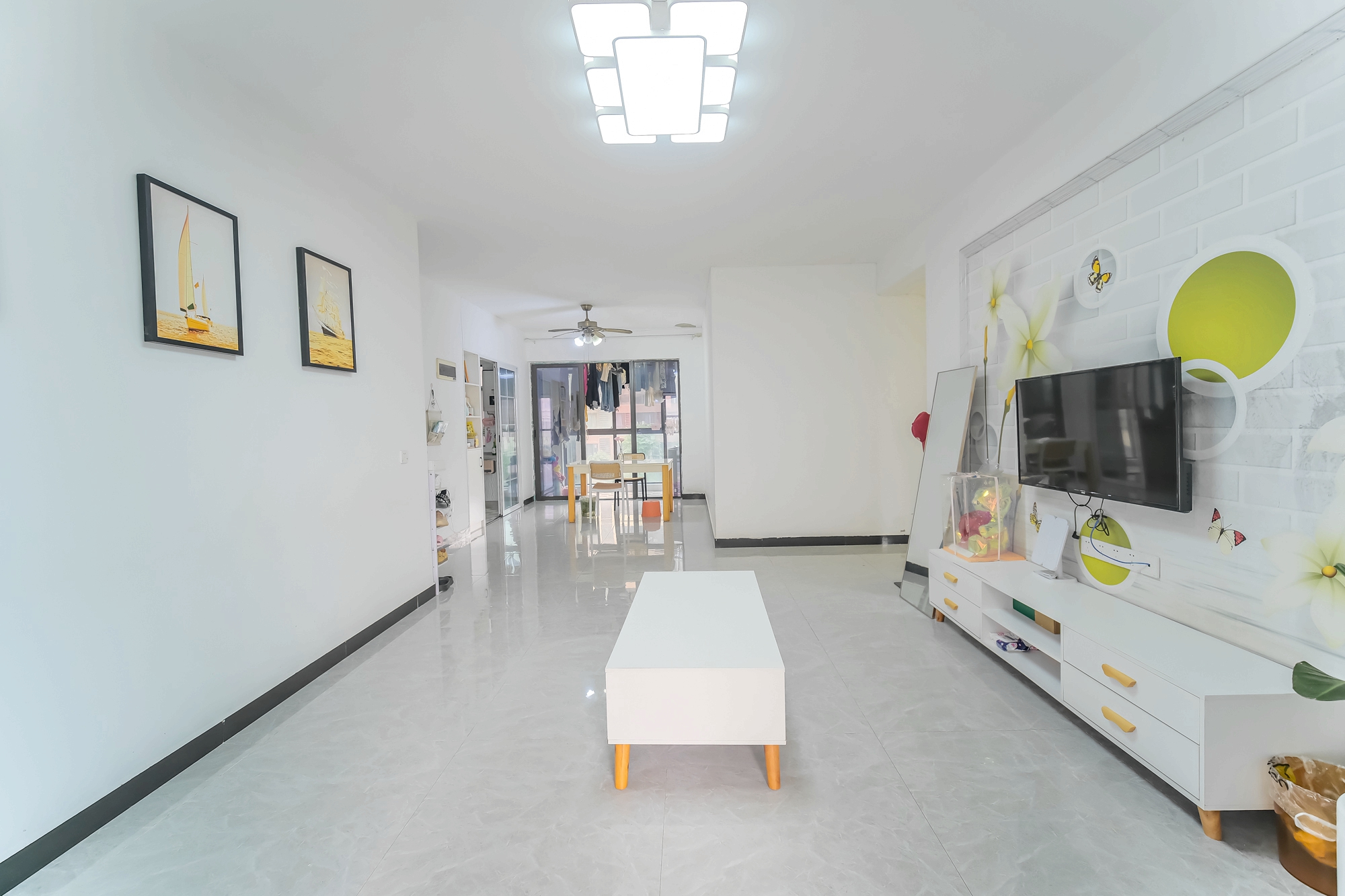 星雅美辰 3室2厅2卫 88.0万 星雅美辰 3室2厅2卫 88.0万客厅