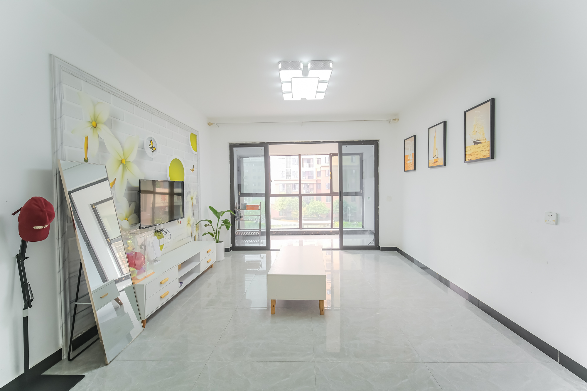 星雅美辰 3室2厅2卫 88.0万 星雅美辰 3室2厅2卫 88.0万客厅