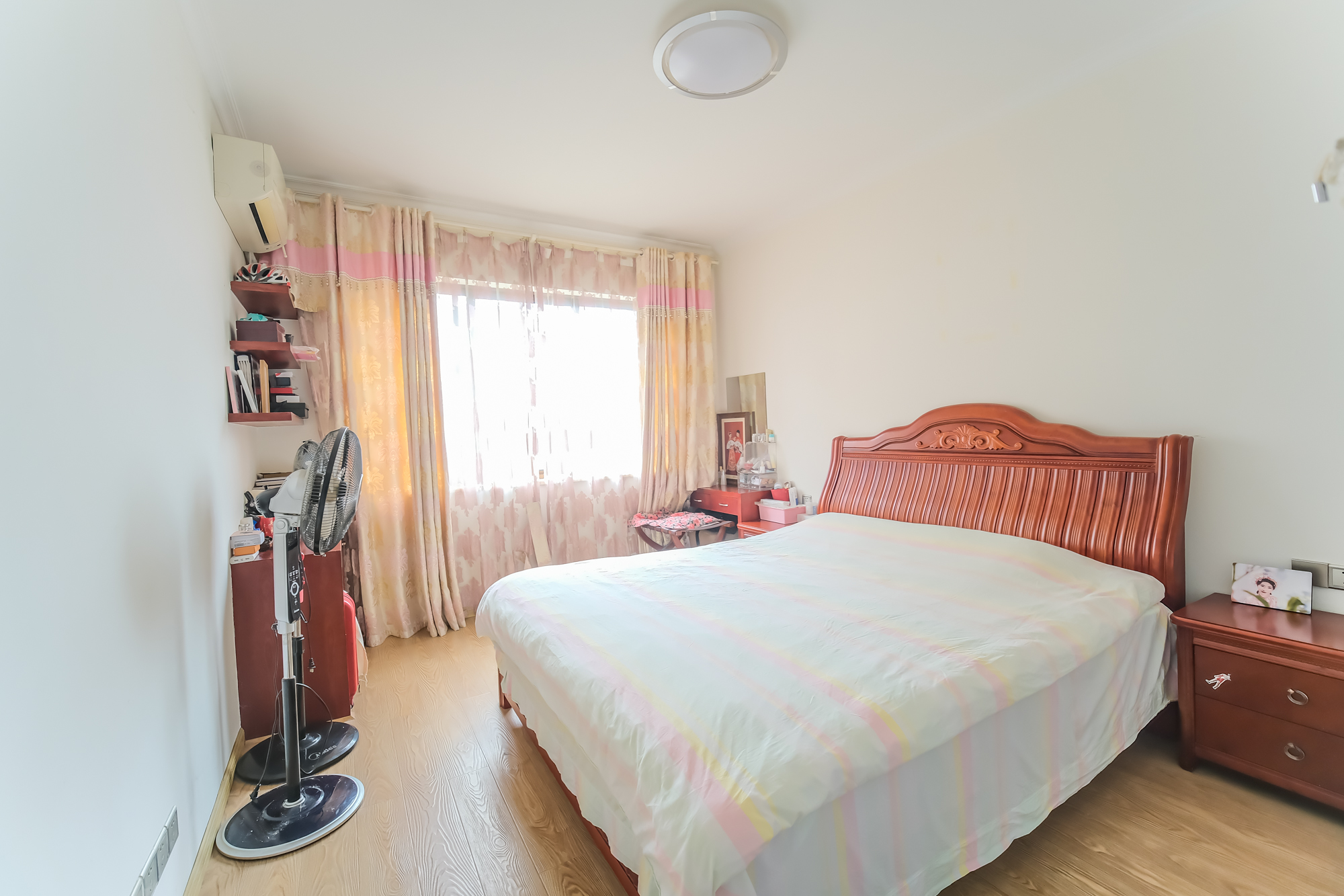 四季星城 3室2厅2卫 71.8万 四季星城 3室2厅2卫 71.8万卧室