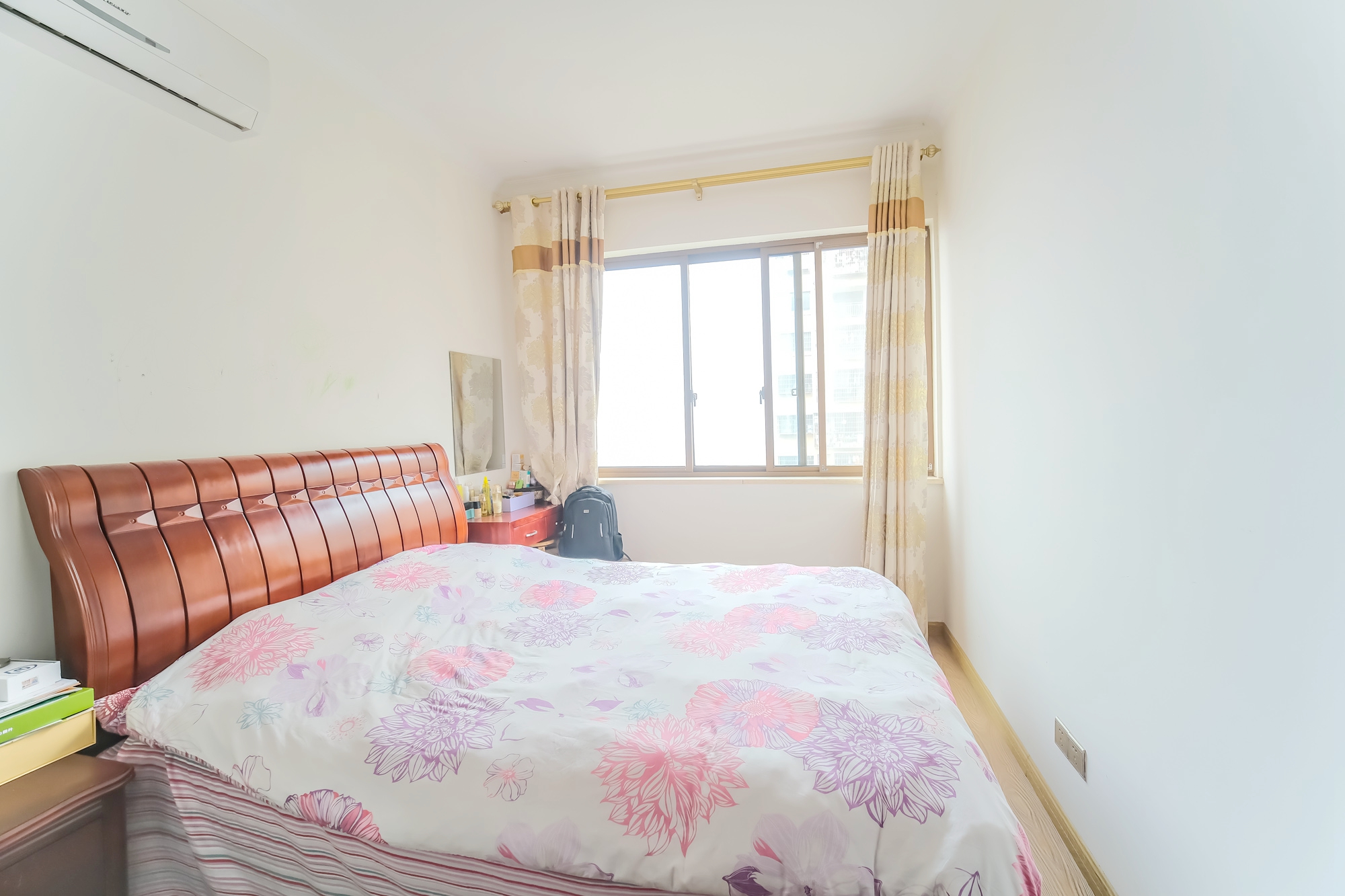 四季星城 3室2厅2卫 71.8万 四季星城 3室2厅2卫 71.8万卧室