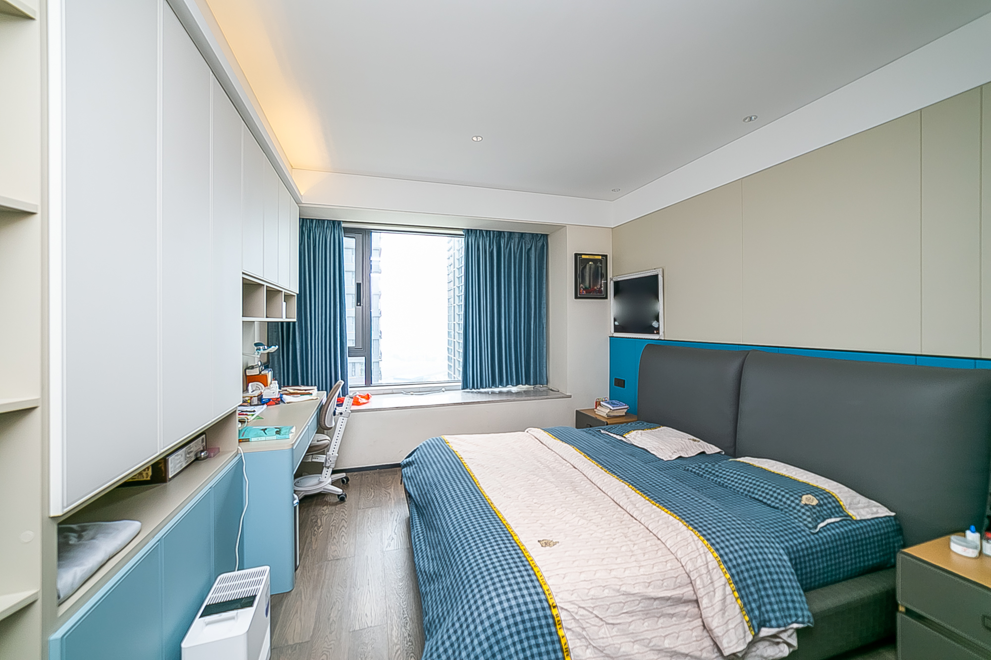 万科紫台  4室2厅2卫    620.0万卧室