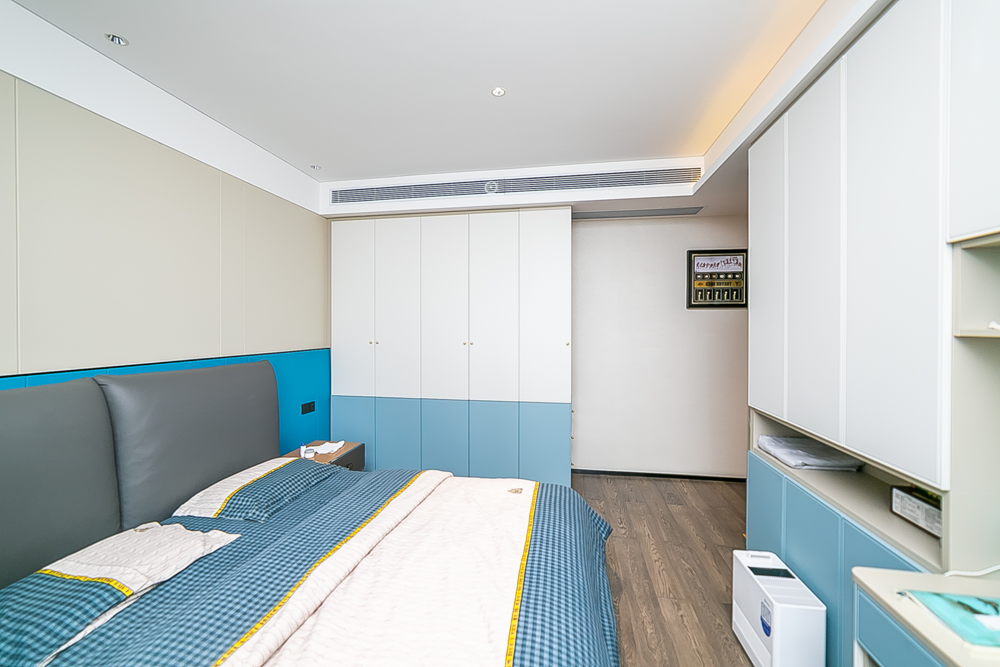 万科紫台  4室2厅2卫    620.0万卧室