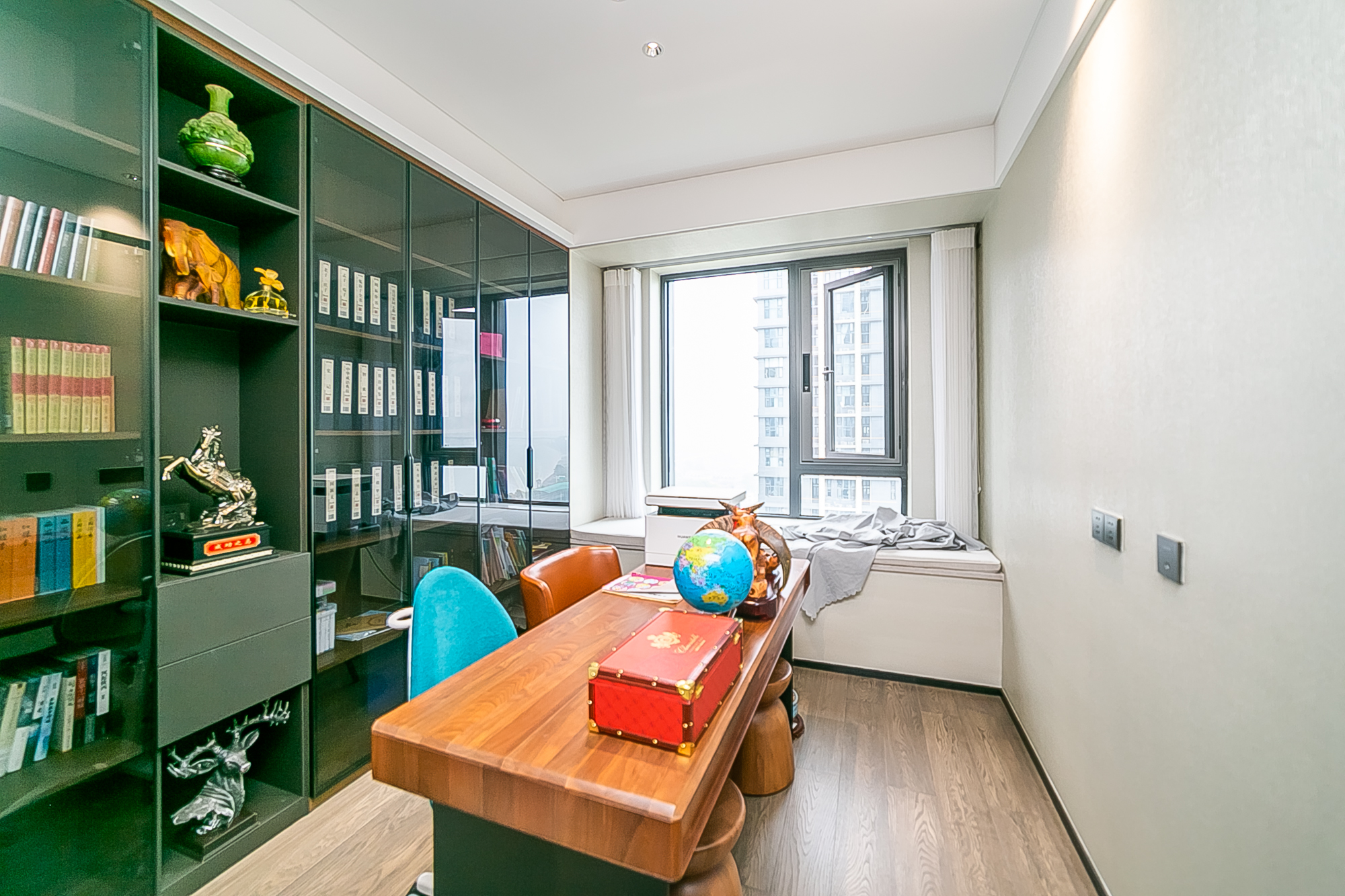 万科紫台  4室2厅2卫    620.0万卧室