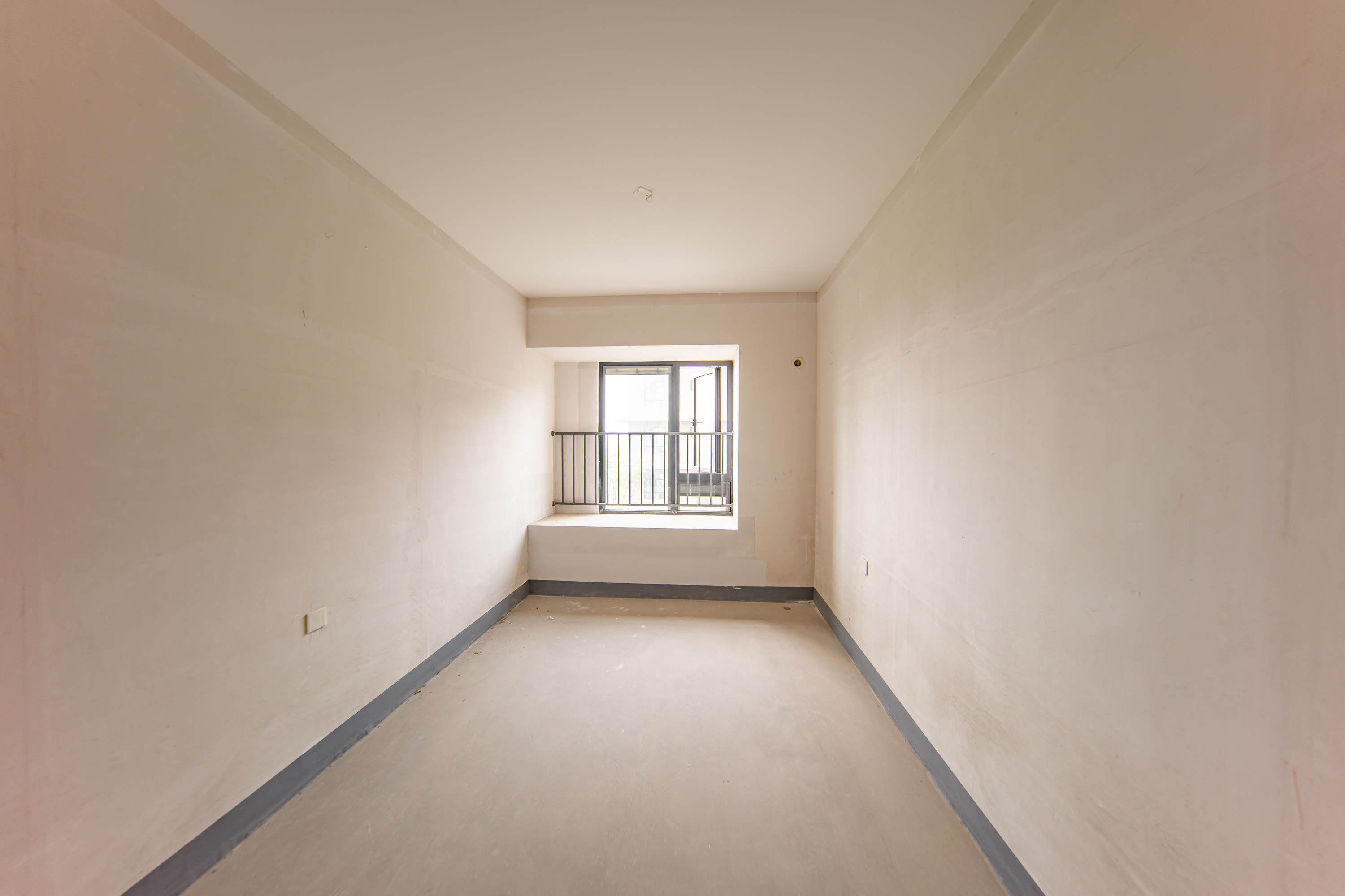 建投象山国际  4室2厅2卫   141.80万卧室