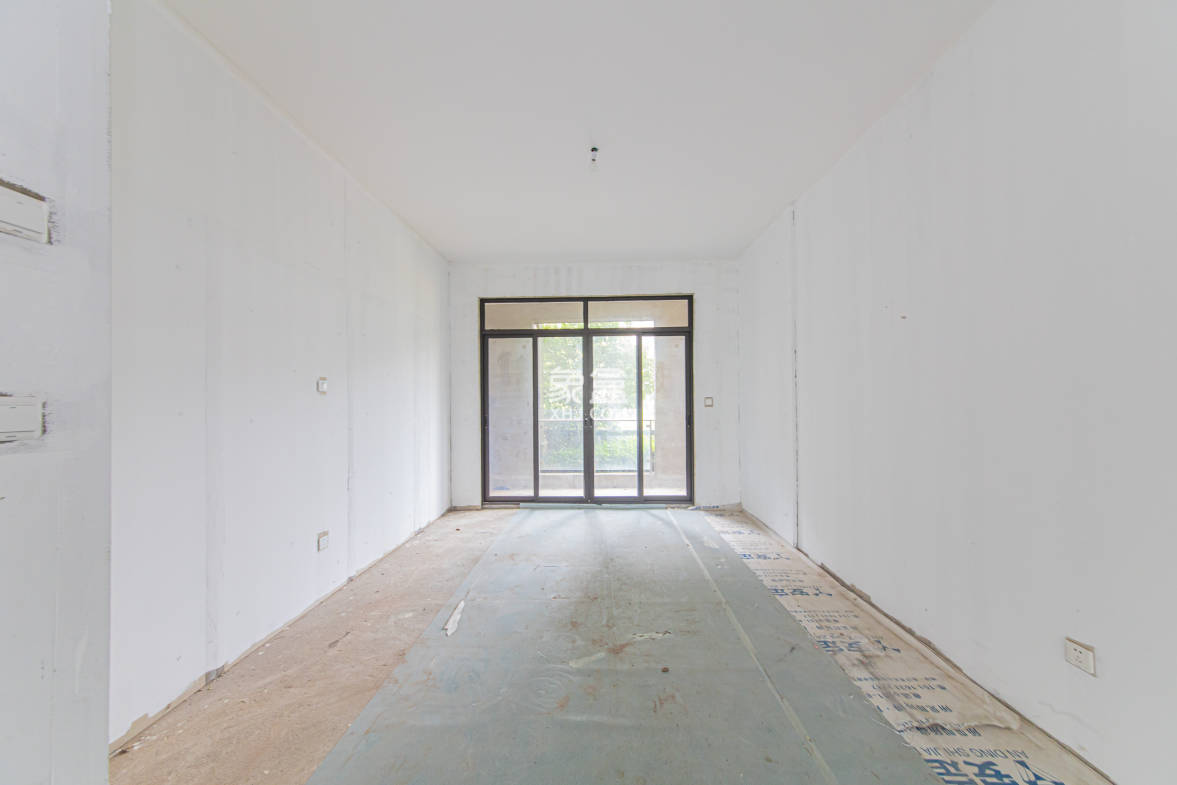 北辰中央公园辰玺洋房区  4室2厅2卫    238.0万 北辰中央公园辰玺洋房区  4室2厅2卫    238.0万客厅