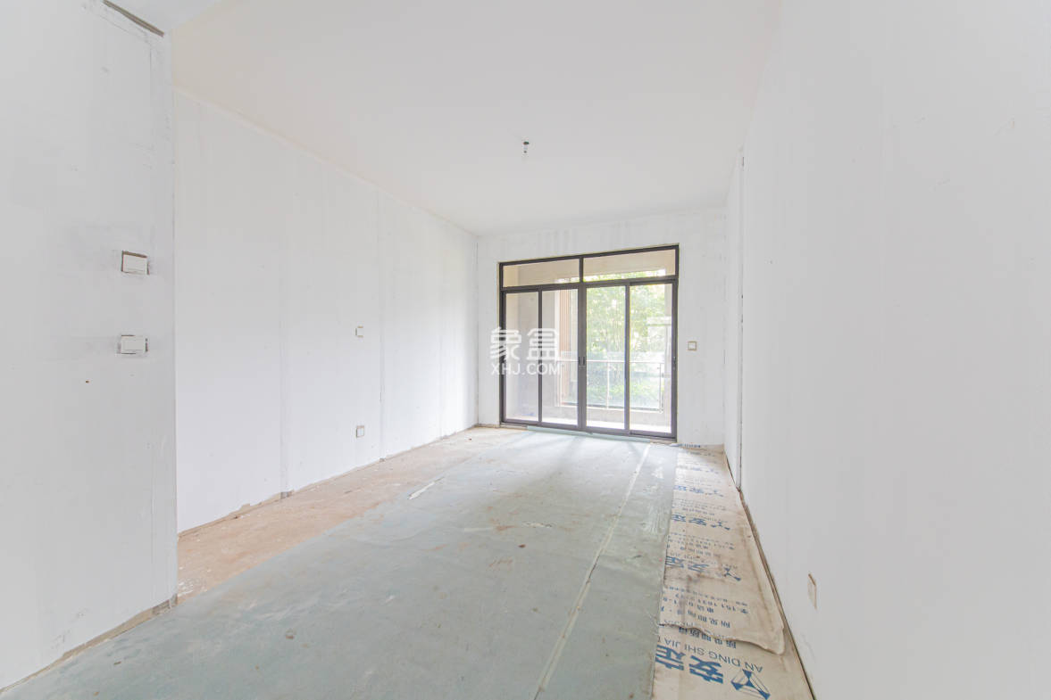 北辰中央公园辰玺洋房区  4室2厅2卫    238.0万 北辰中央公园辰玺洋房区  4室2厅2卫    238.0万客厅