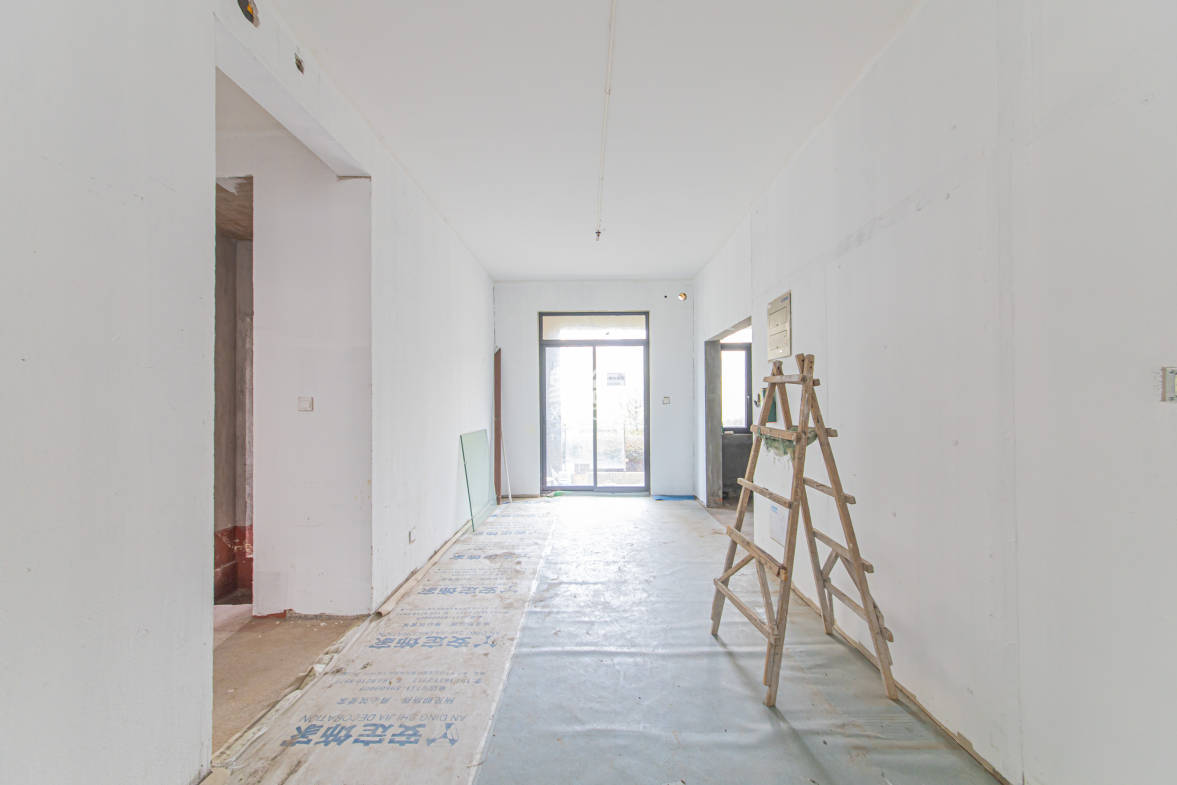 北辰中央公园辰玺洋房区  4室2厅2卫    238.0万 北辰中央公园辰玺洋房区  4室2厅2卫    238.0万客厅