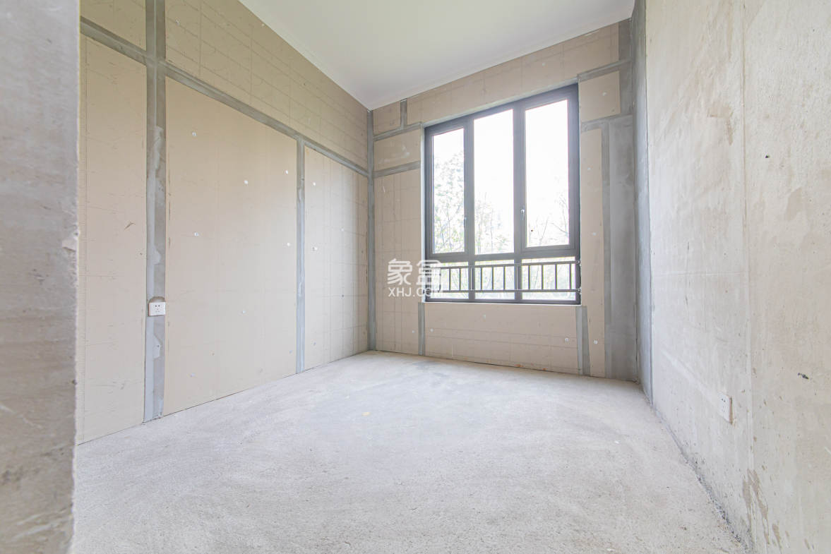 北辰中央公园辰玺洋房区  4室2厅2卫    238.0万 北辰中央公园辰玺洋房区  4室2厅2卫    238.0万卧室