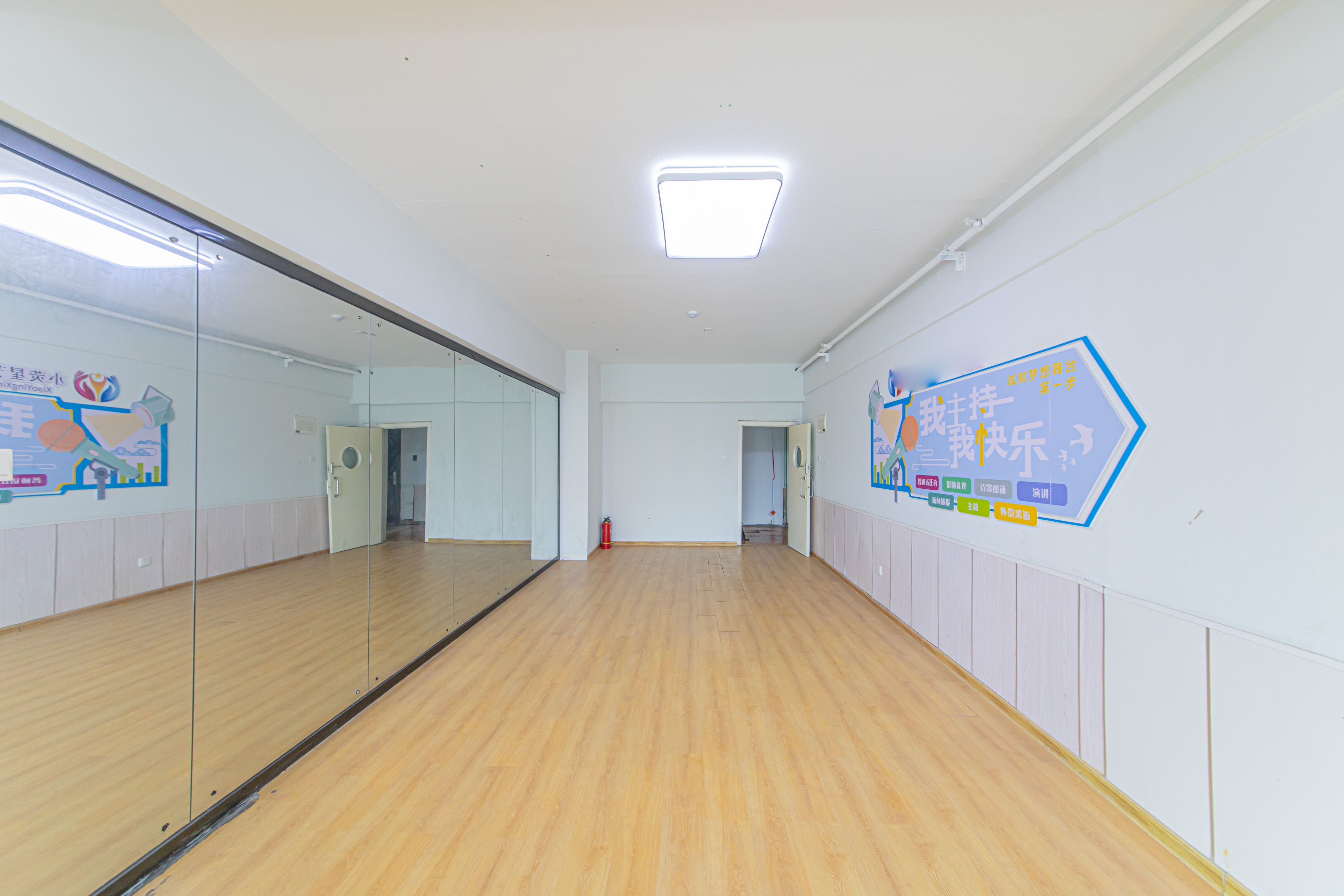 中建芙蓉嘉苑 1室1厅1卫 34.8万 中建芙蓉嘉苑 1室1厅1卫 34.8万客厅