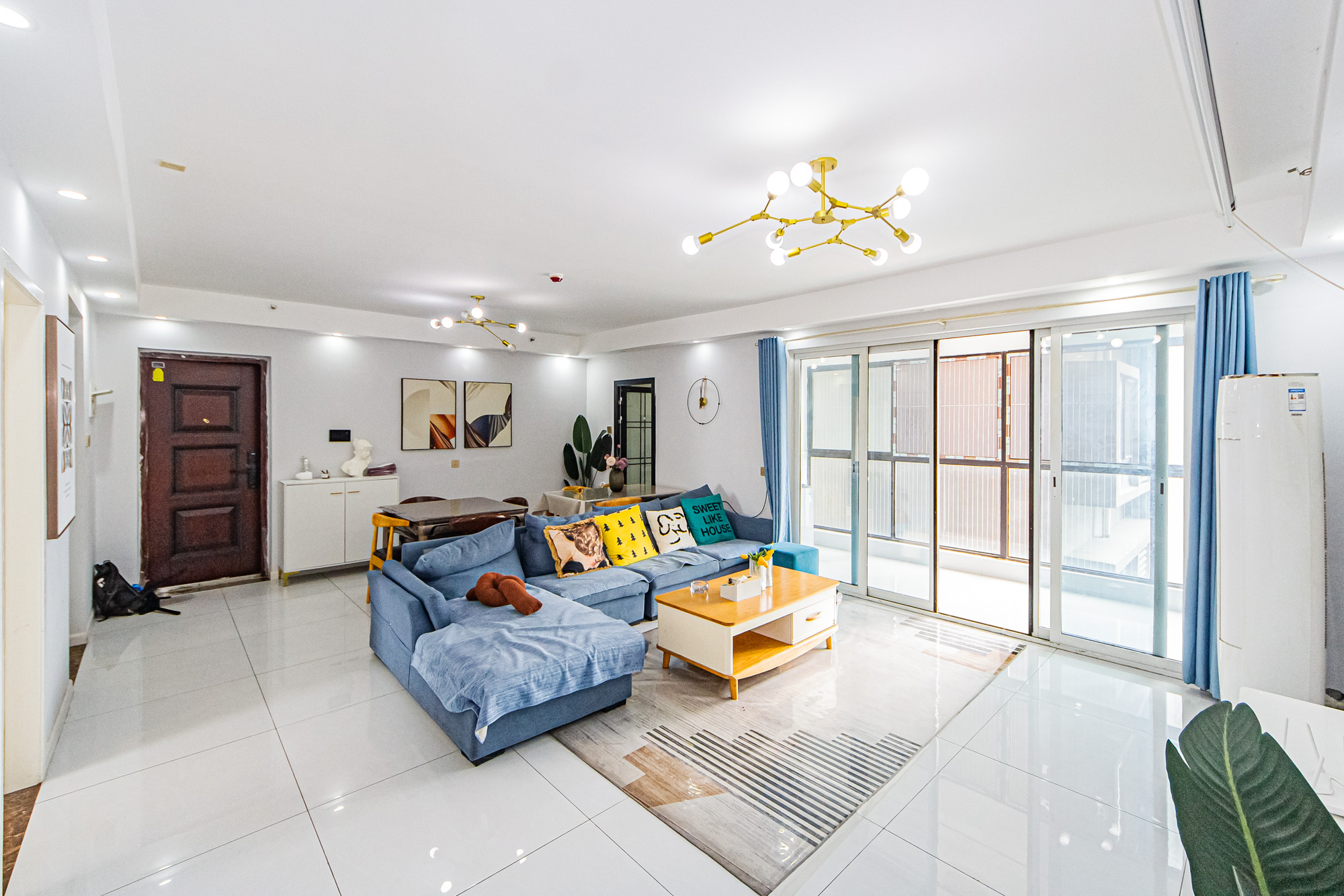 北辰三角洲C2区 4室2厅2卫 178.0万 北辰三角洲C2区 4室2厅2卫 178.0万客厅