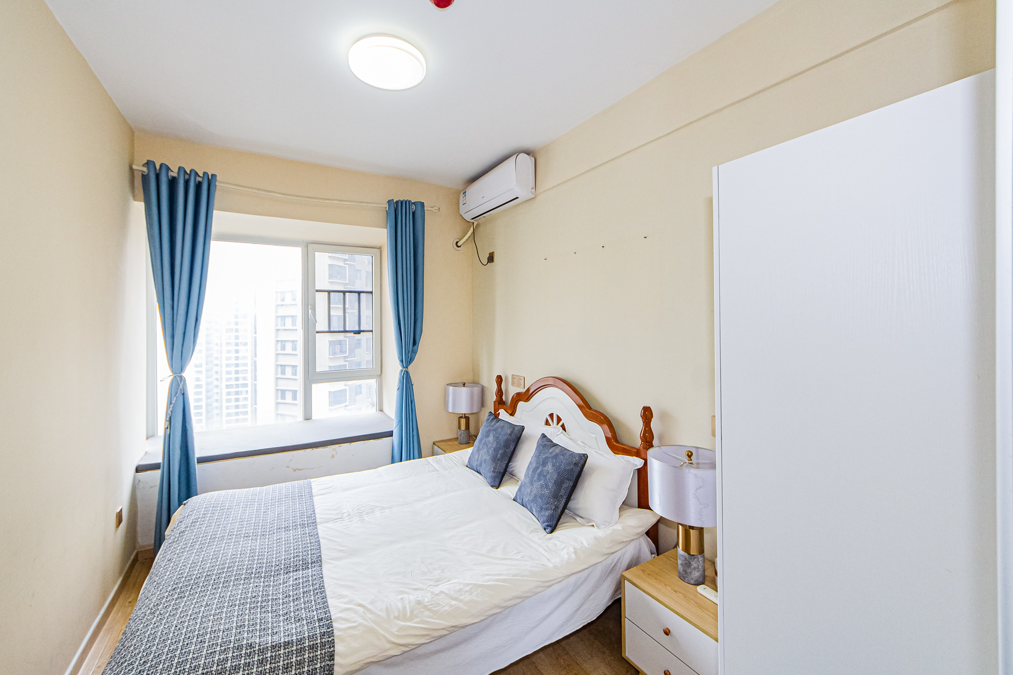 北辰三角洲C2区 4室2厅2卫 178.0万 北辰三角洲C2区 4室2厅2卫 178.0万卧室