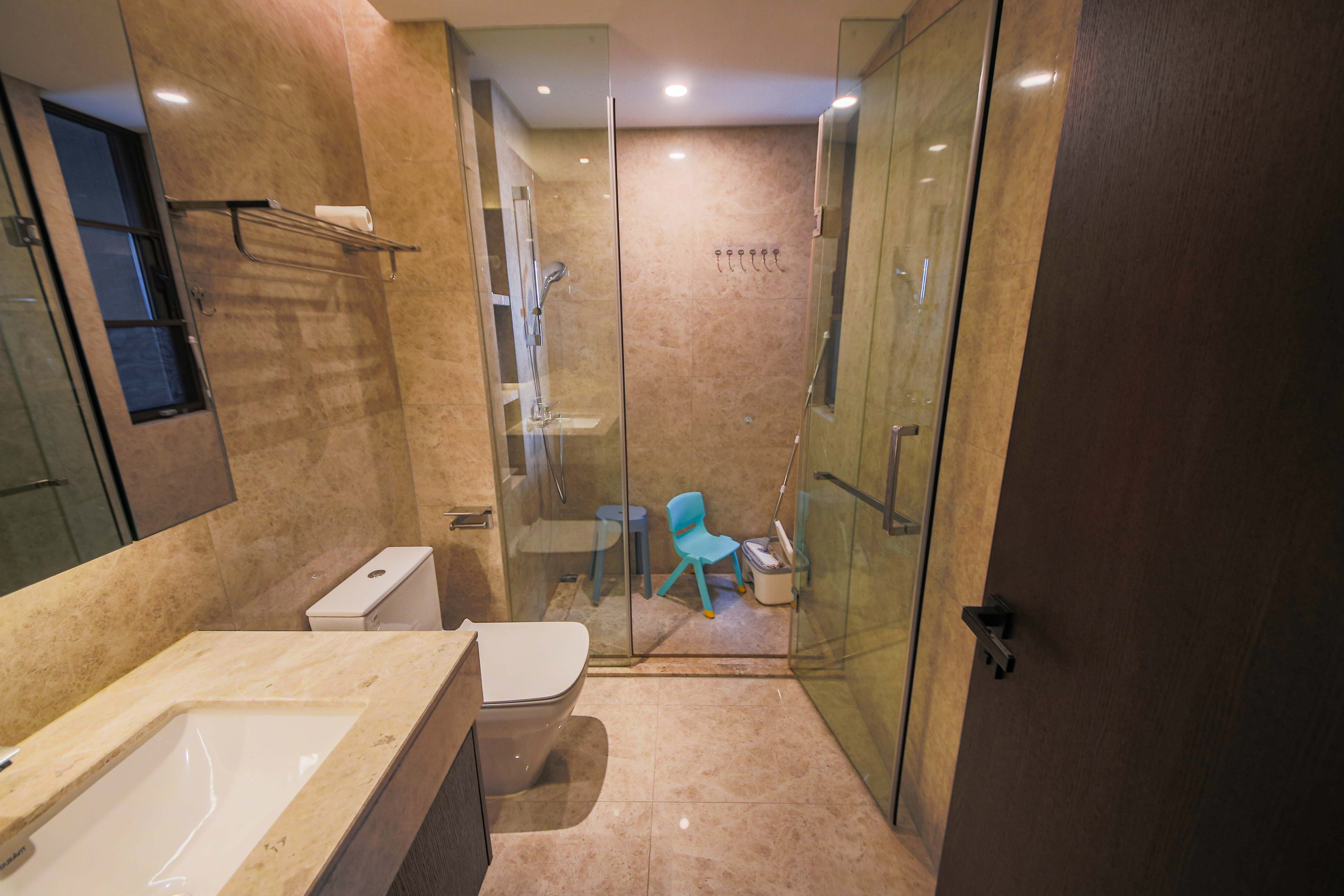 印湘江一期 4室2厅2卫 380.0万 印湘江一期 4室2厅2卫 380.0万卫生间