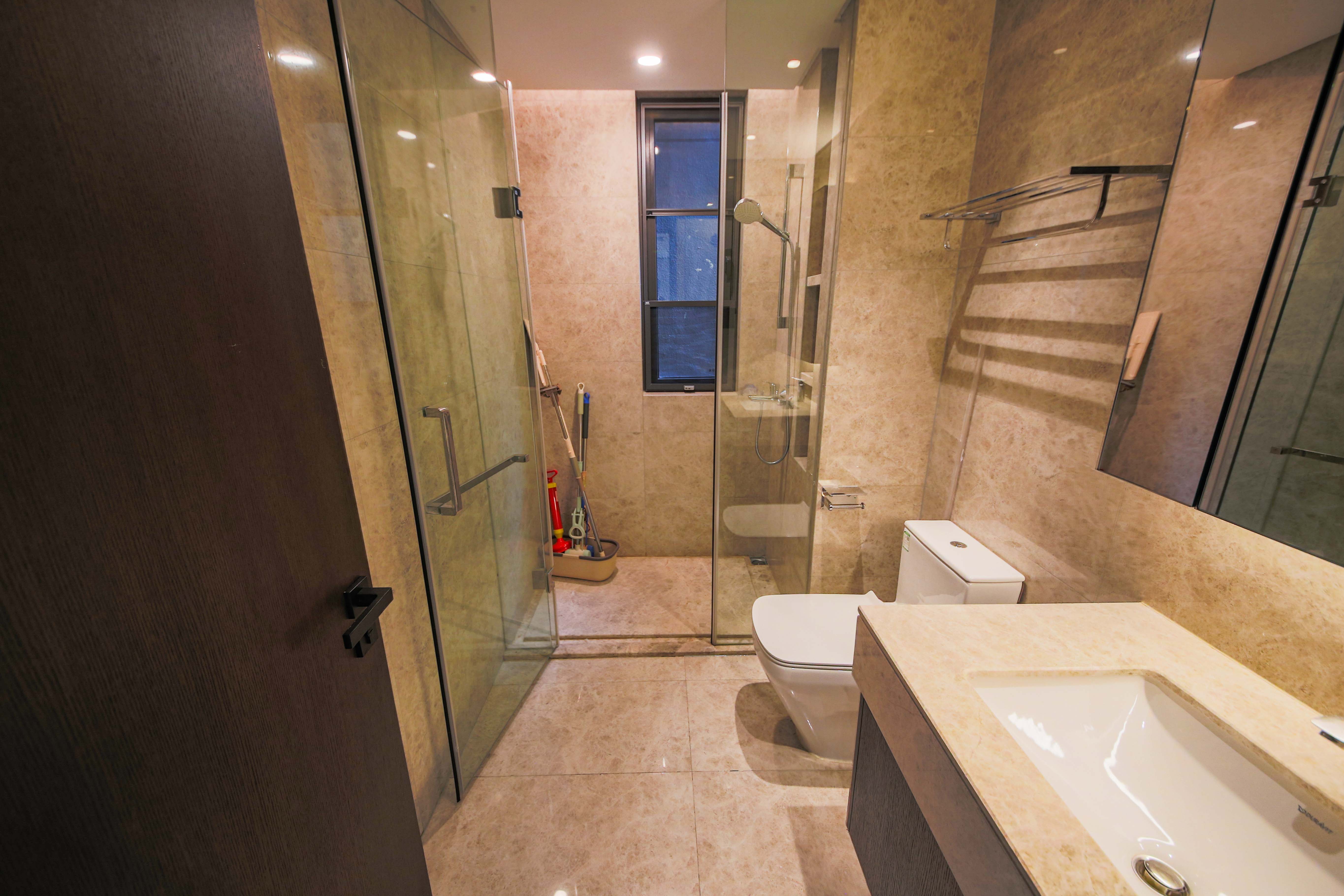 印湘江一期 4室2厅2卫 380.0万 印湘江一期 4室2厅2卫 380.0万卫生间