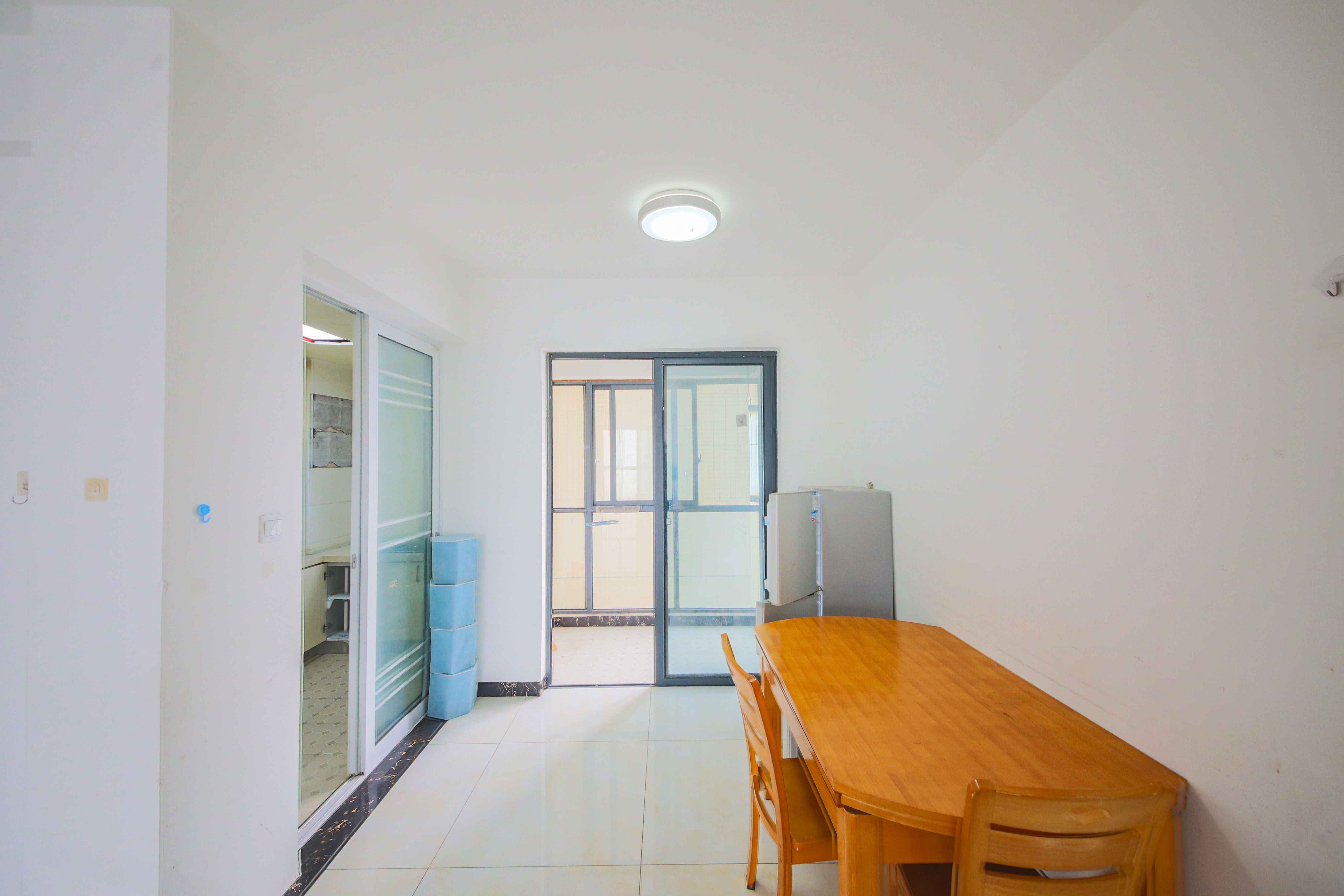 丽水熙园 3室2厅2卫 99.8万 丽水熙园 3室2厅2卫 99.8万客厅