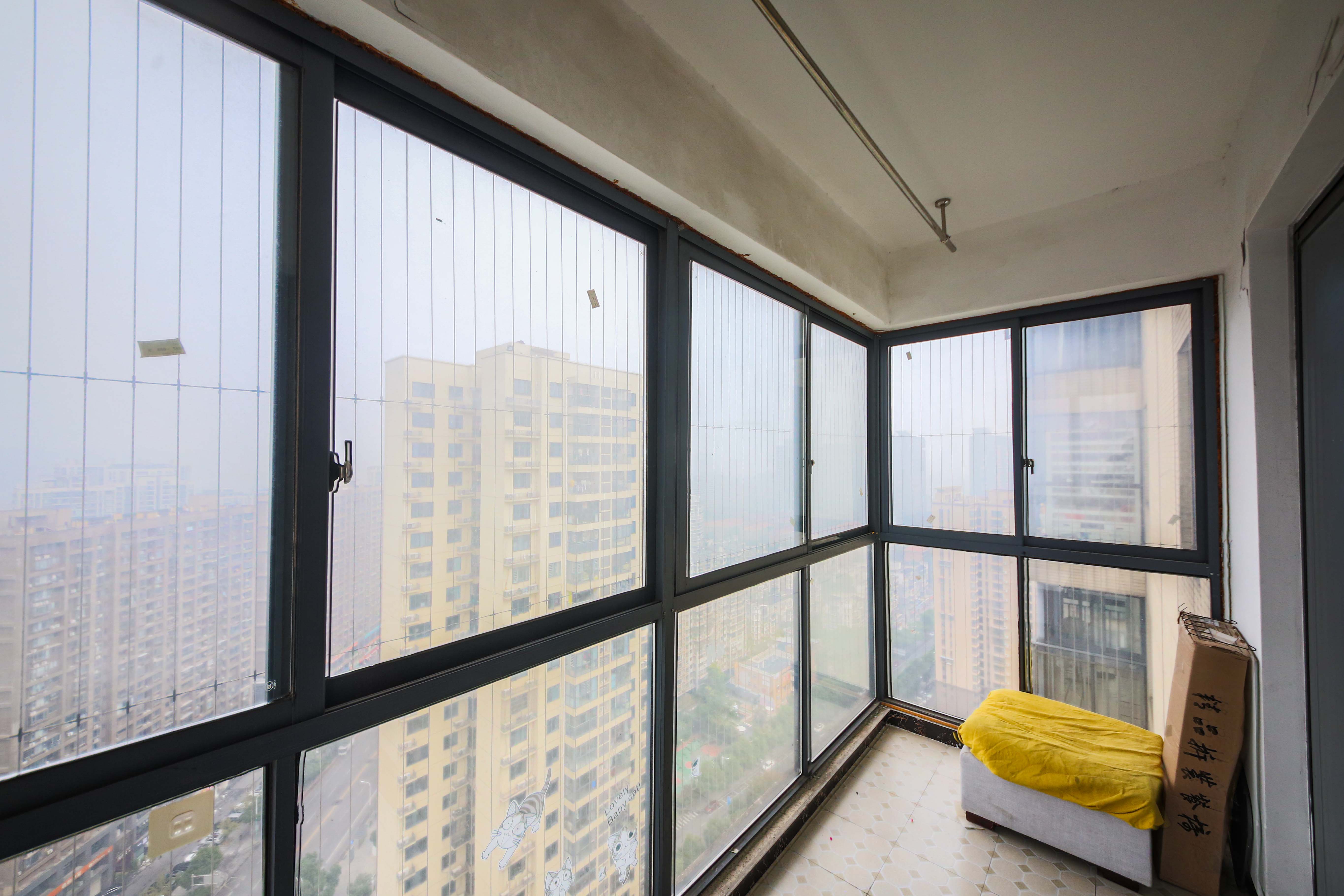 丽水熙园 3室2厅2卫 99.8万 丽水熙园 3室2厅2卫 99.8万阳台