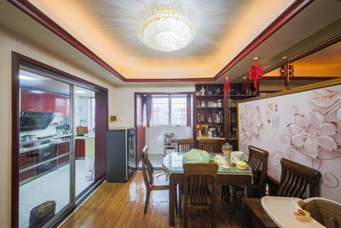 升远君尚嘉筑  5室2厅2卫    178.8万 升远君尚嘉筑  5室2厅2卫    178.8万客厅