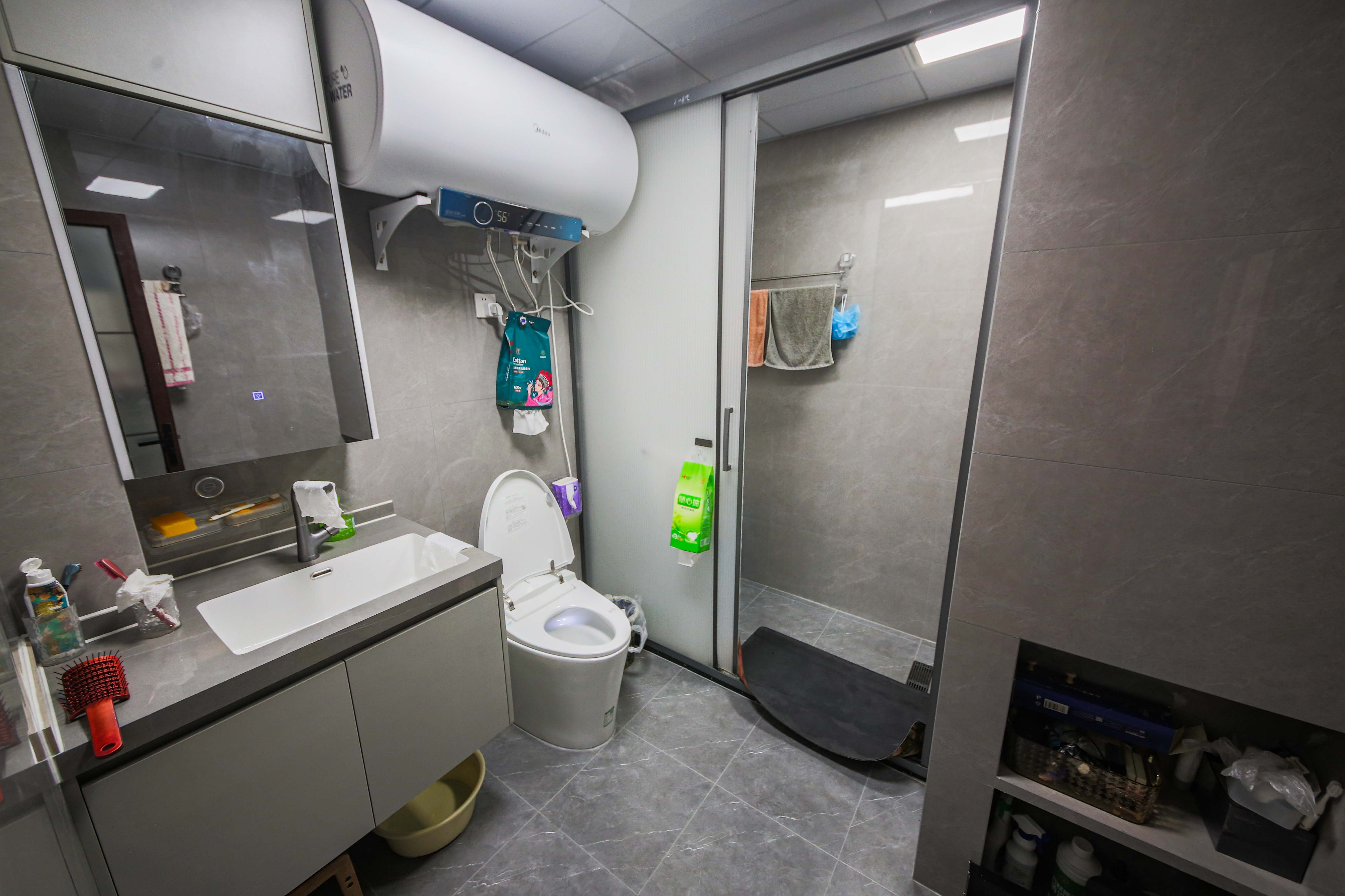 升远君尚嘉筑  5室2厅2卫    178.8万 升远君尚嘉筑  5室2厅2卫    178.8万卫生间