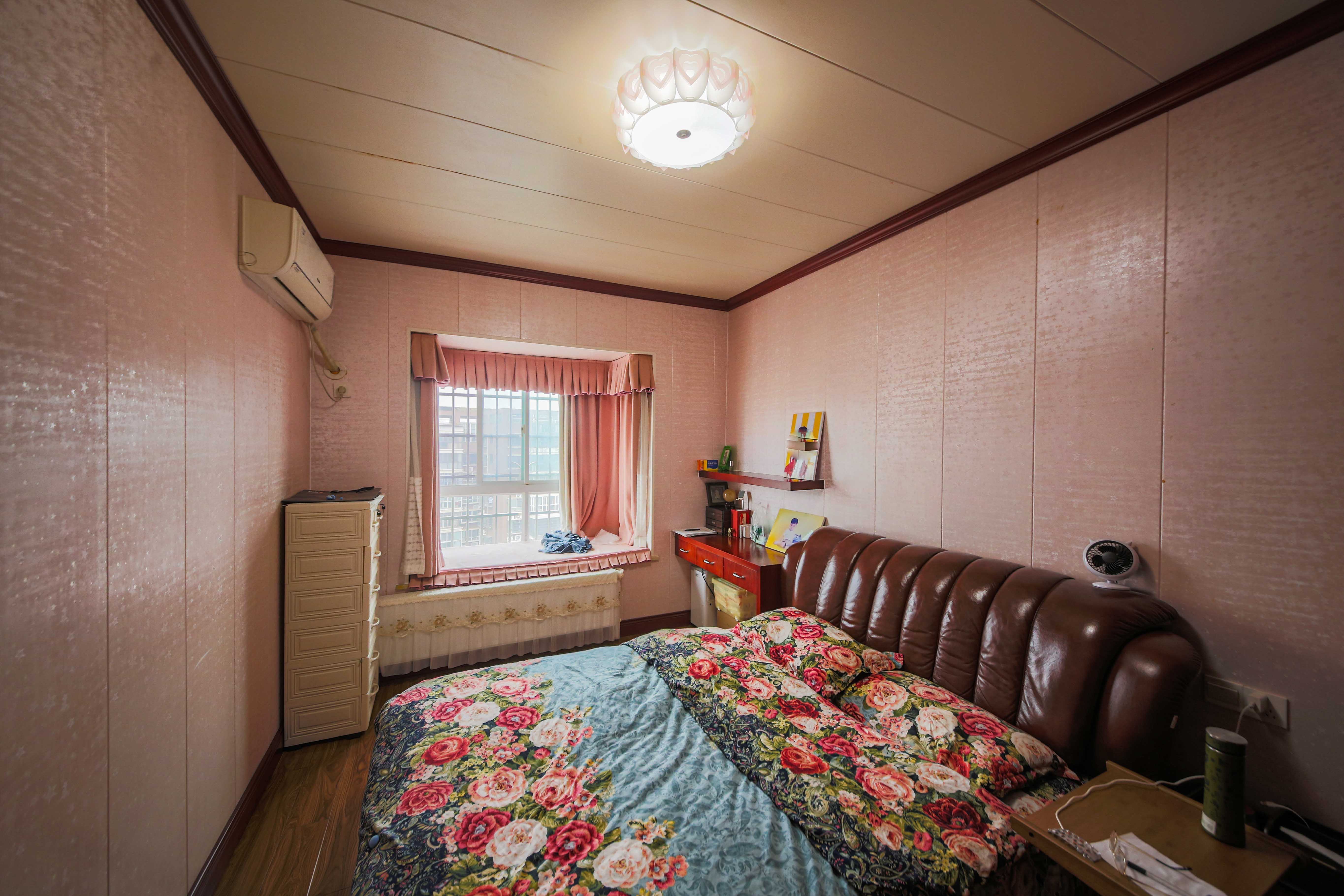 升远君尚嘉筑  5室2厅2卫    178.8万 升远君尚嘉筑  5室2厅2卫    178.8万卧室